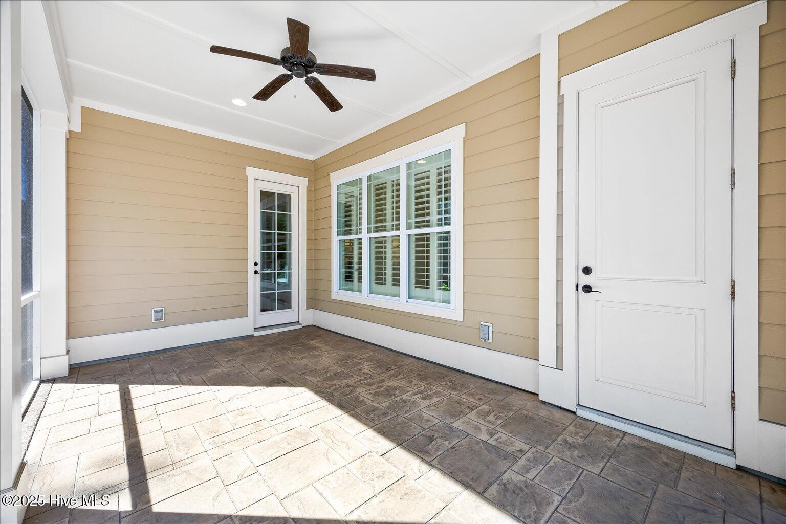 100536924 | Photo 39