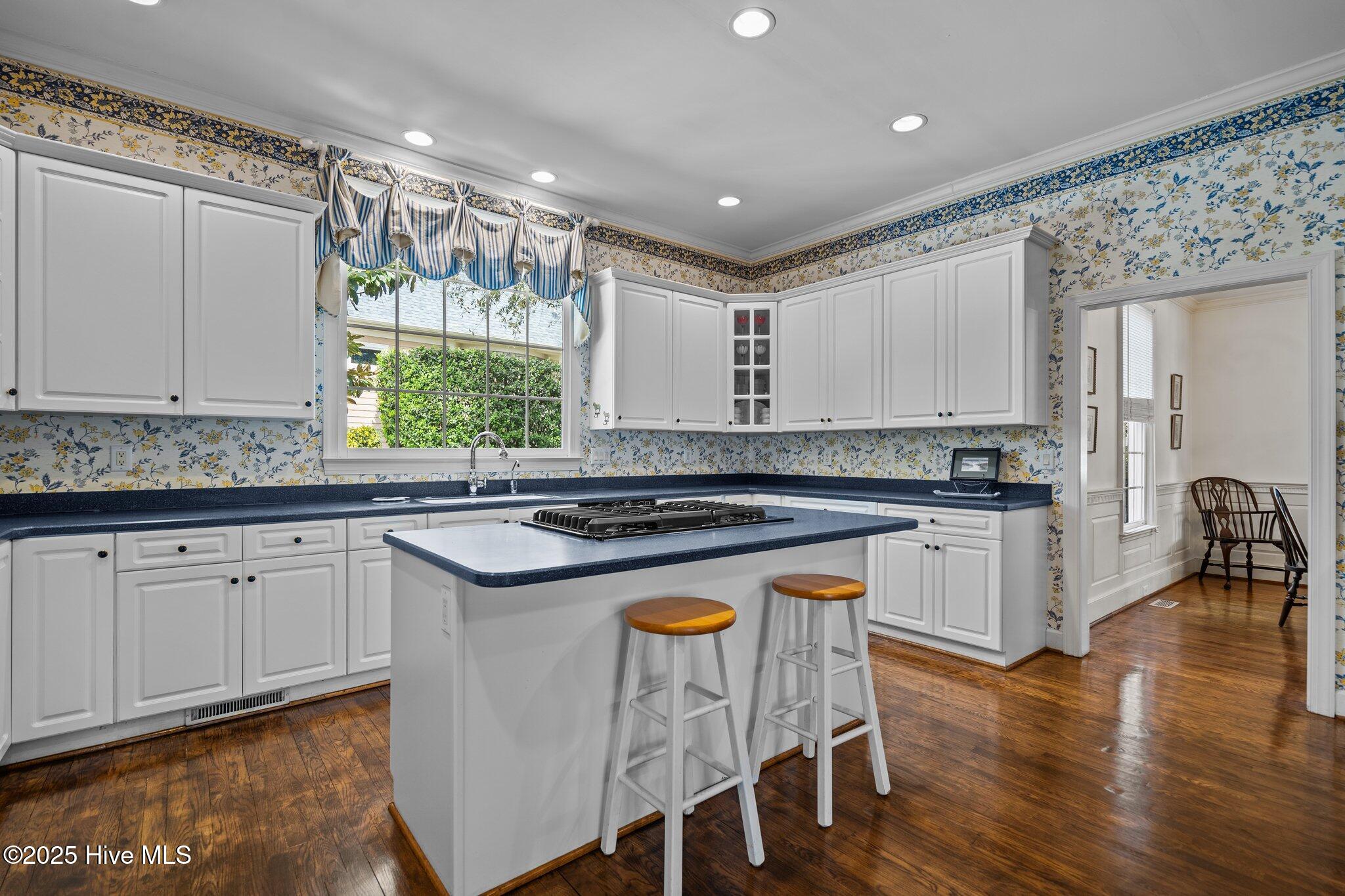 Tons of Cabinet Space