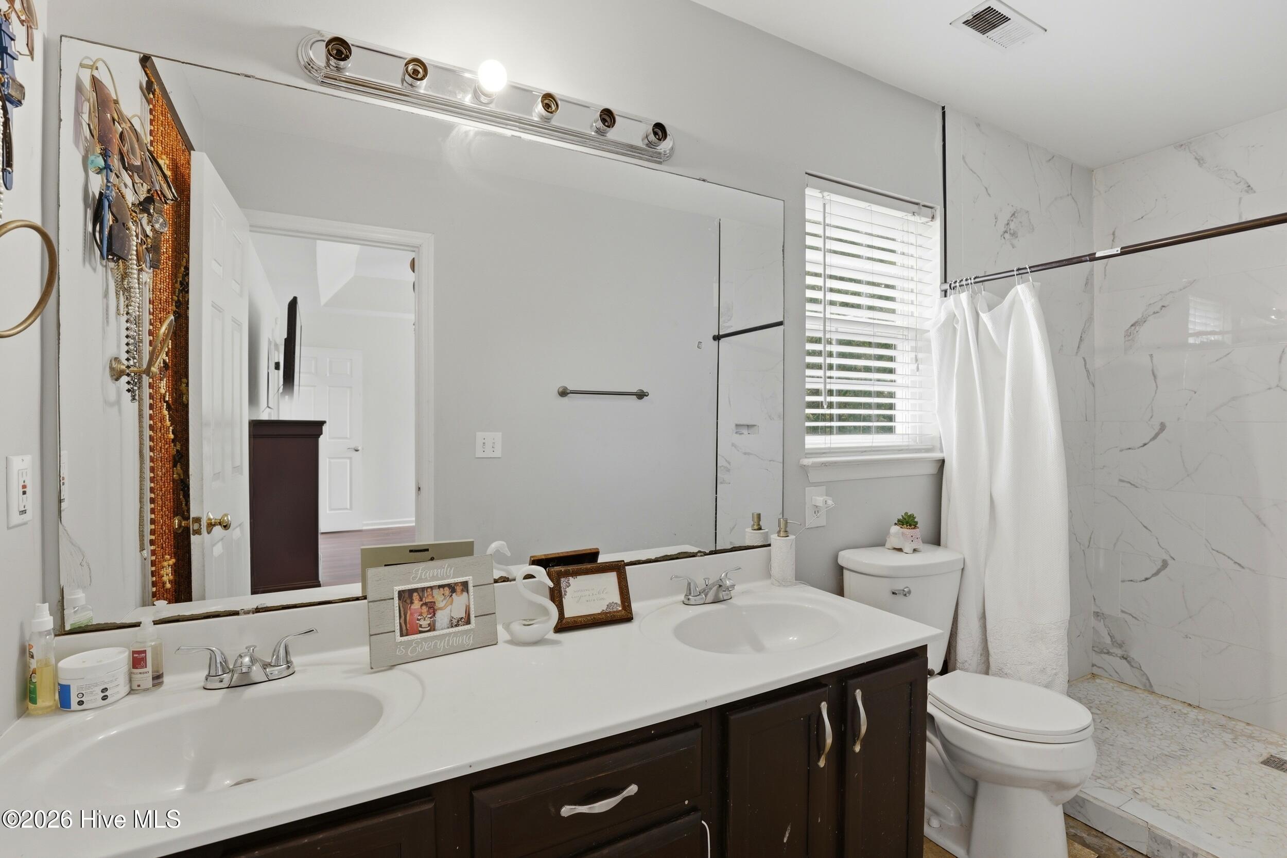 100558616 | Photo 17