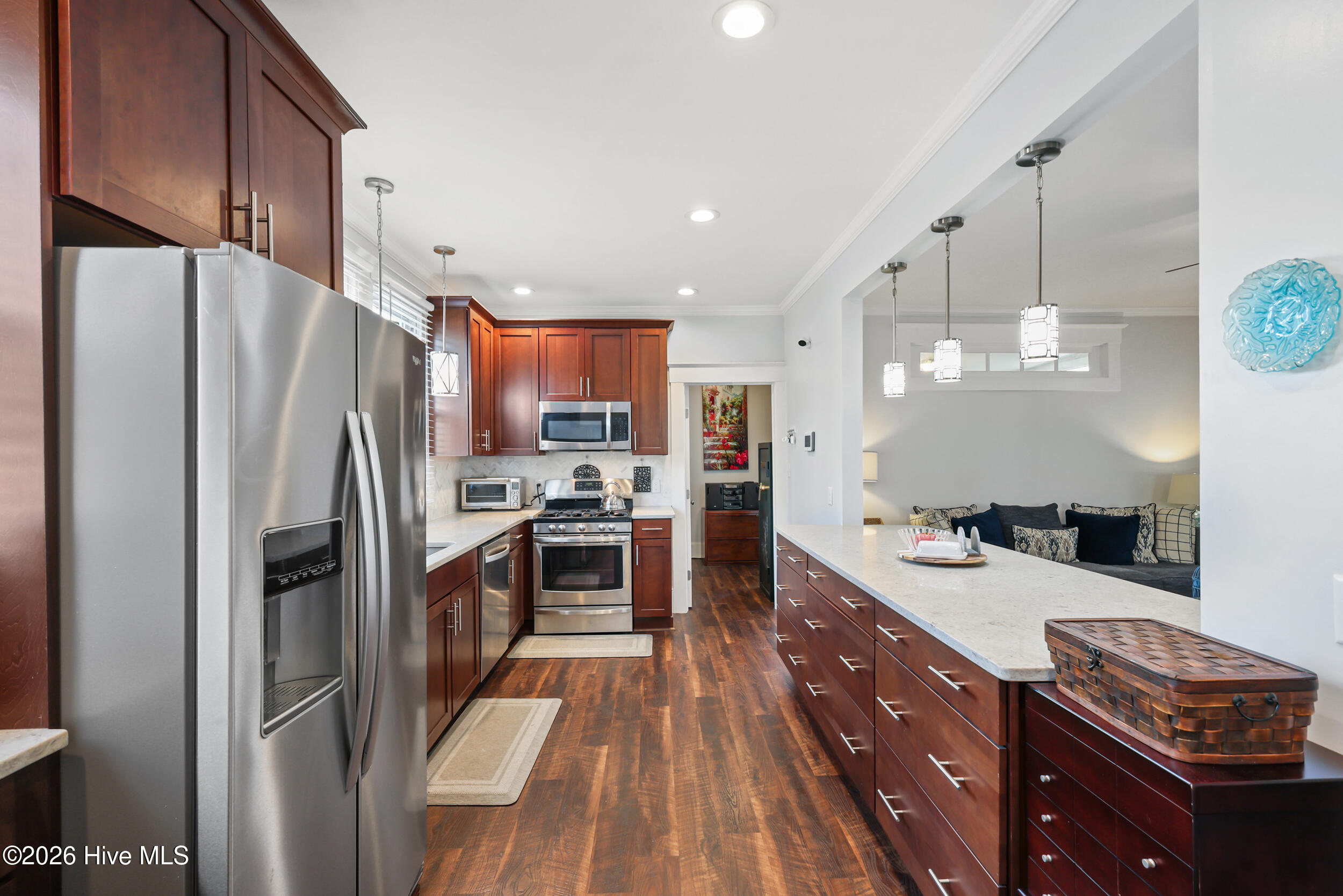 100562723 | Photo 17