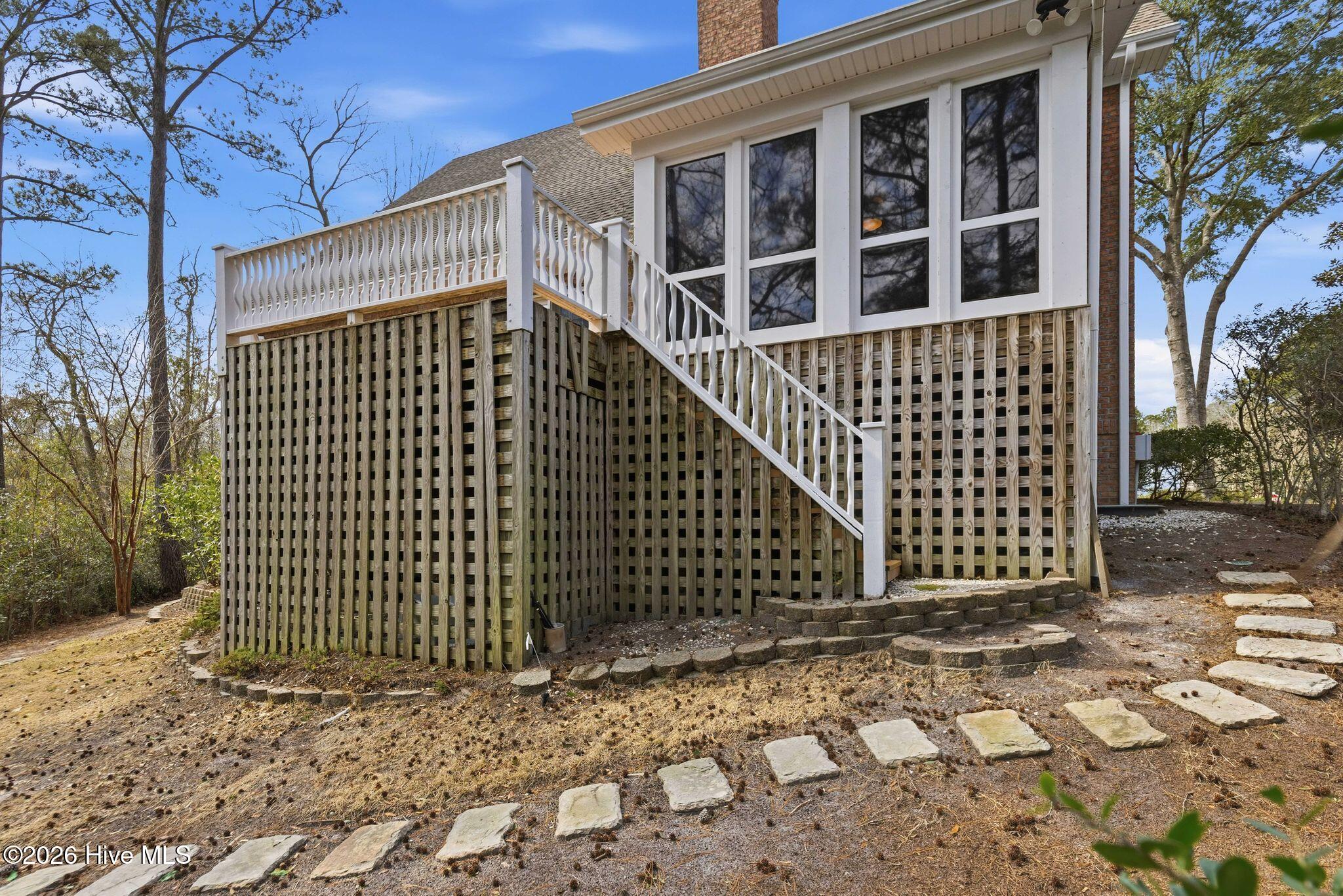 100565083 | Photo 71