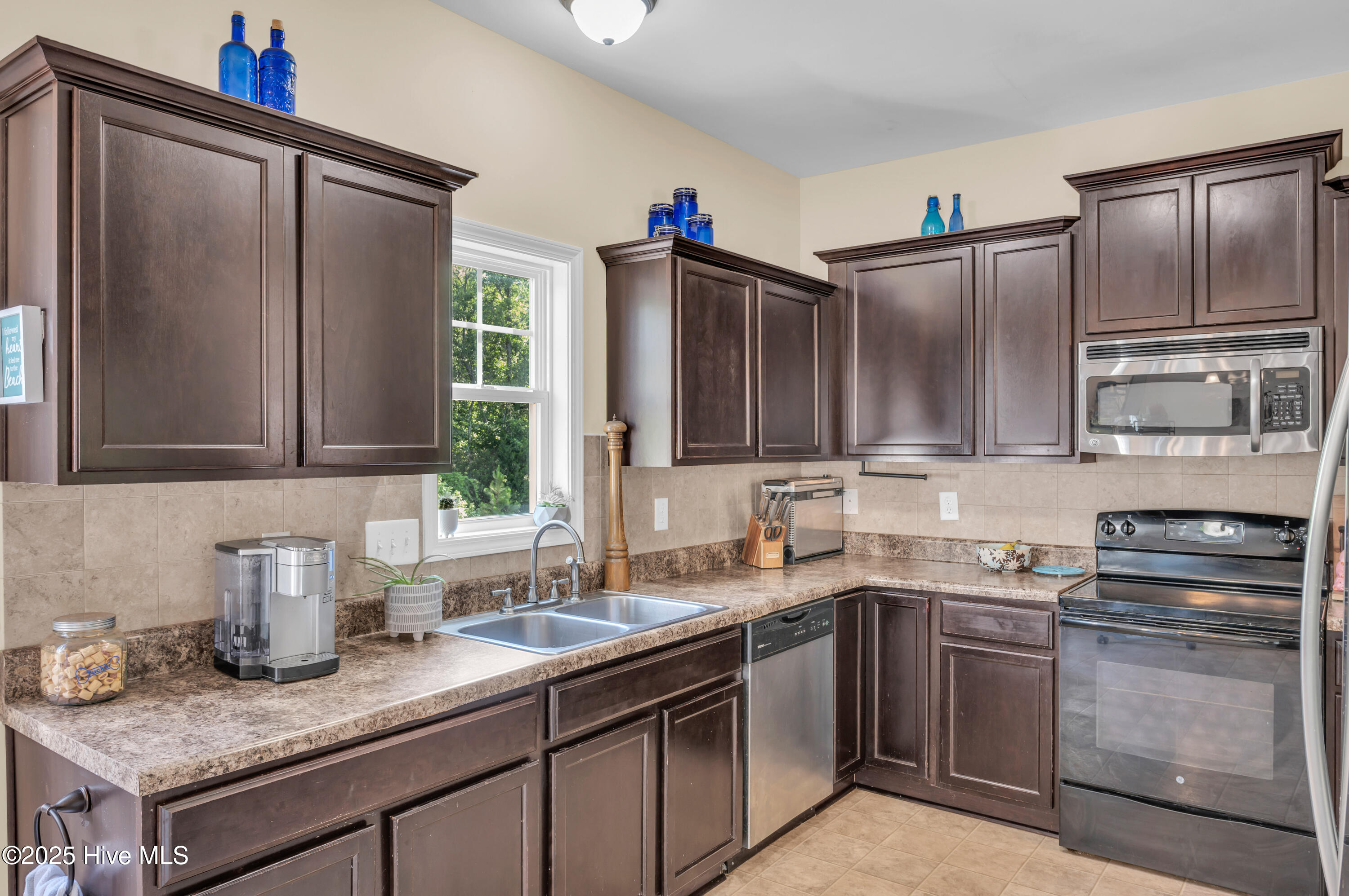 100517192 | Photo 11