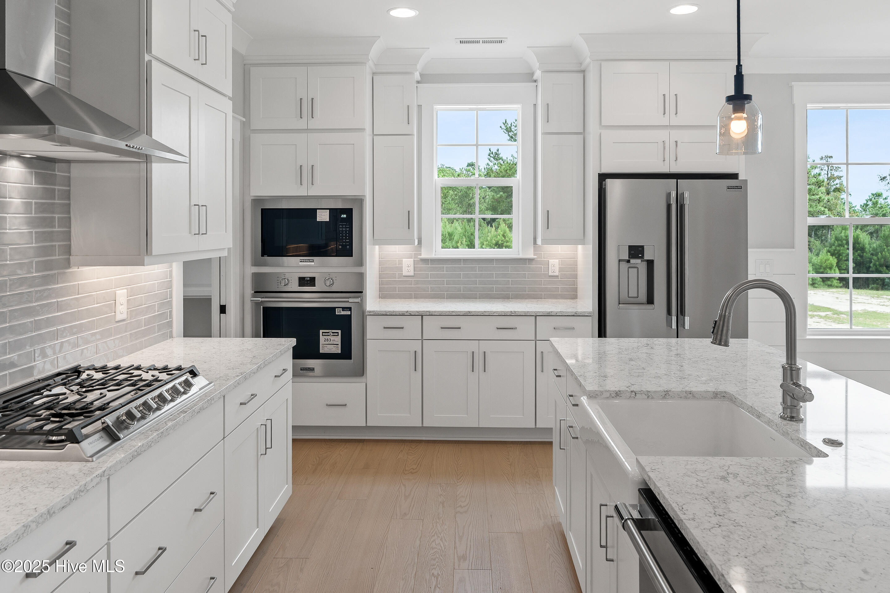 100517421 | Photo 13