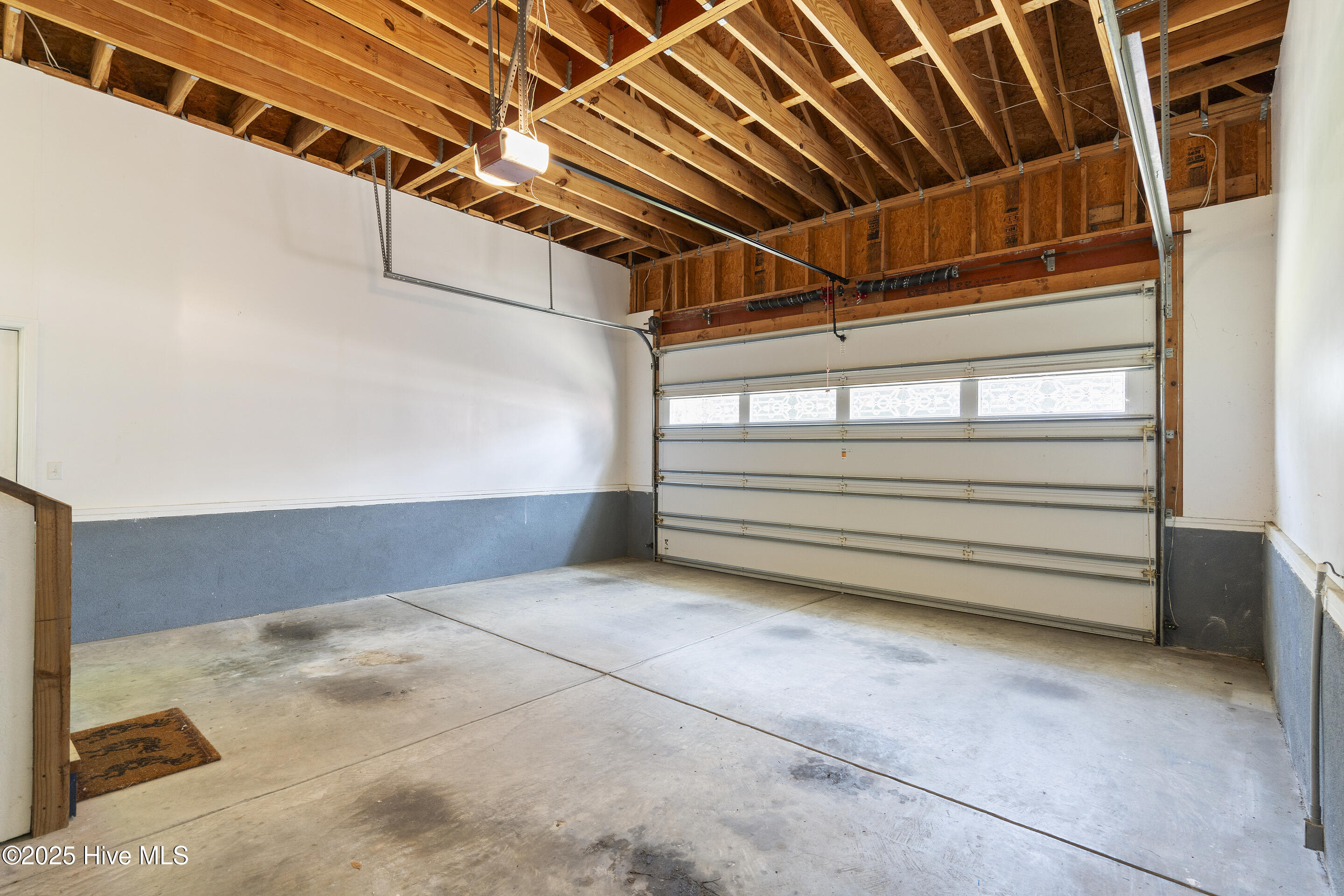 100503346 | Photo 57