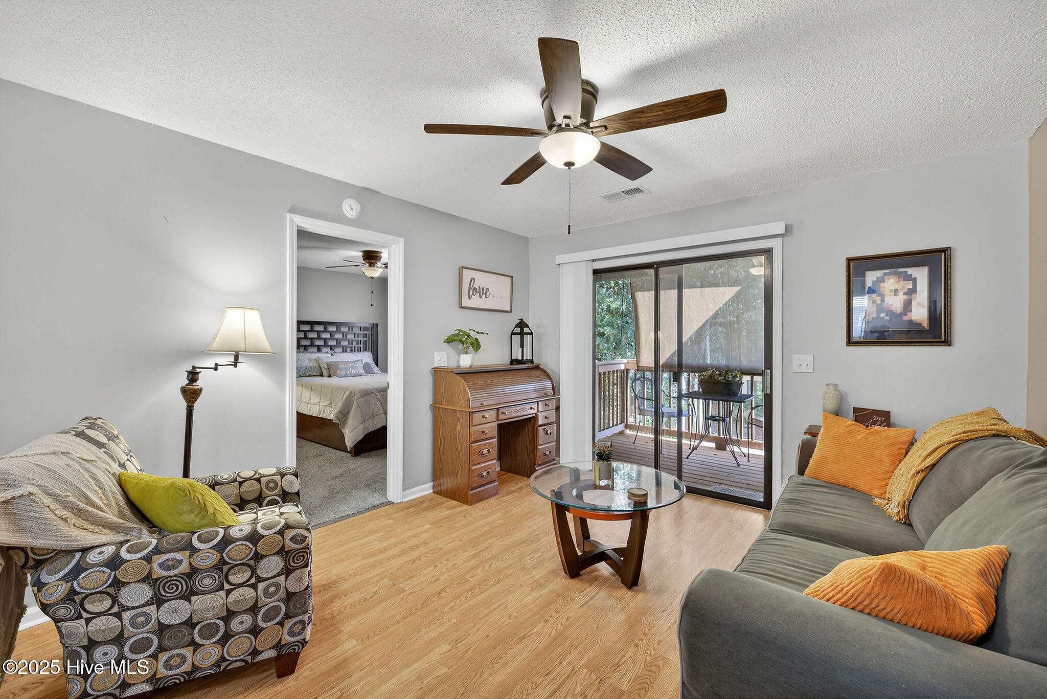 100540704 | Photo 10