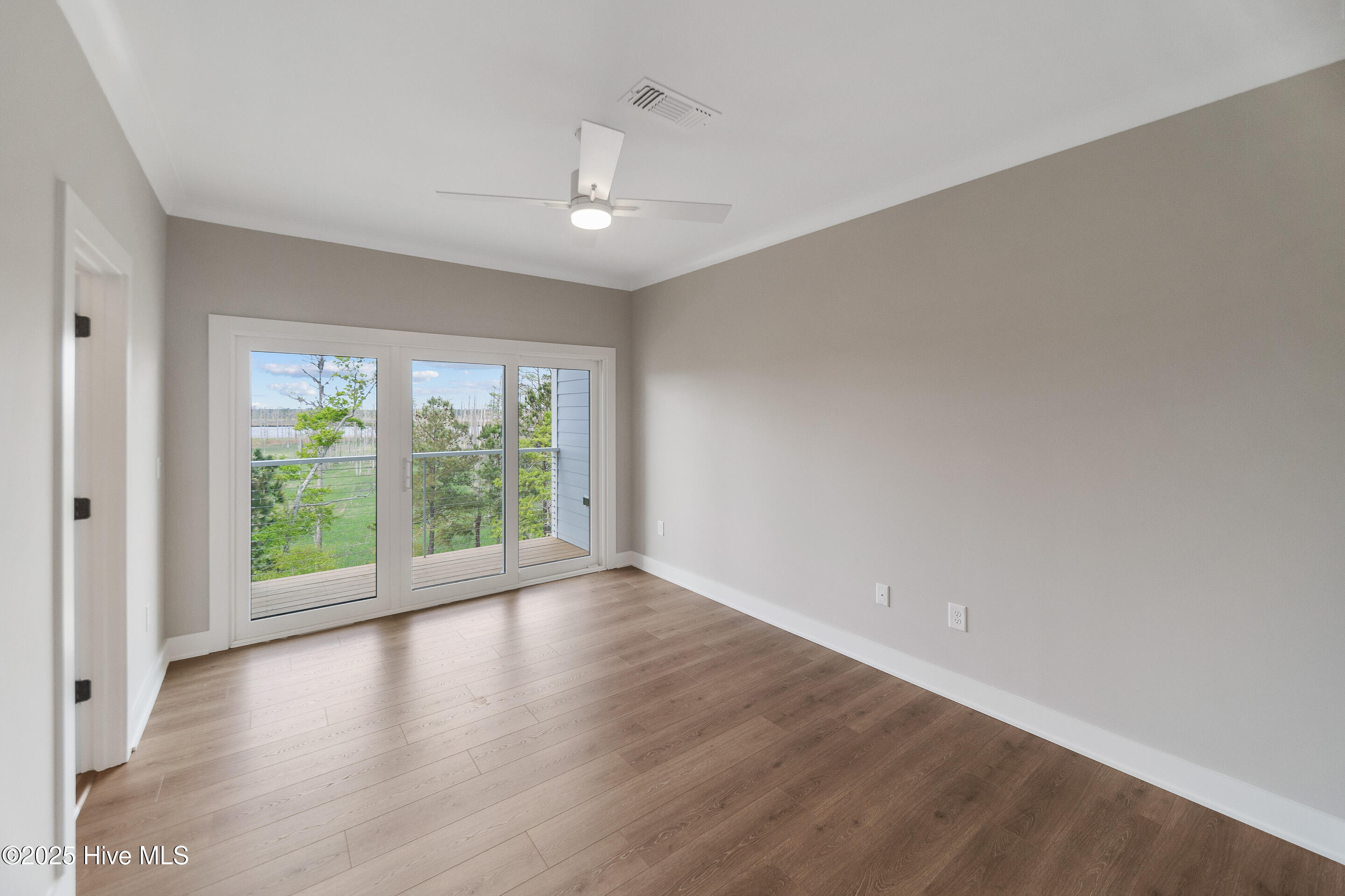 100454481 | Photo 18