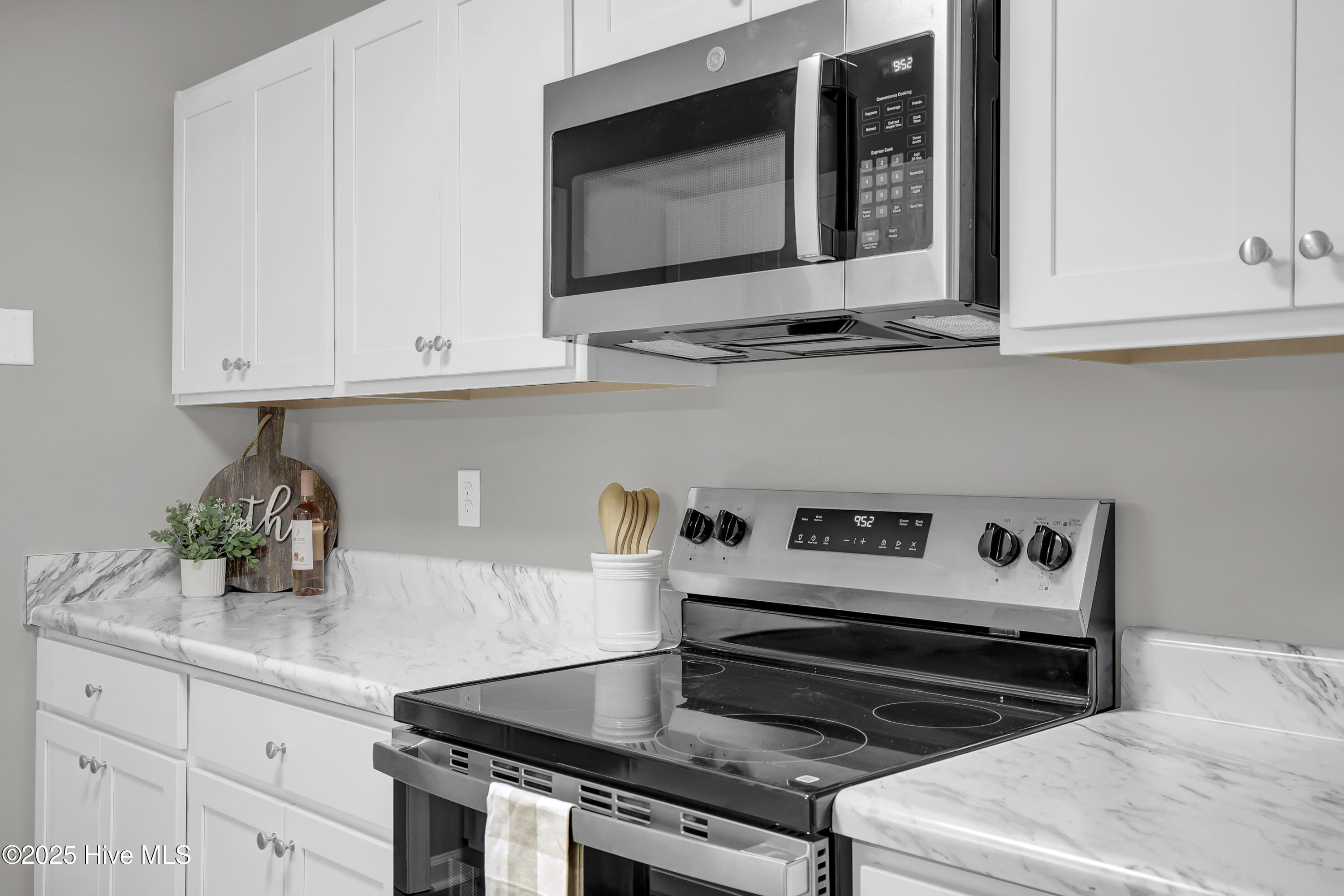 100536825 | Photo 13