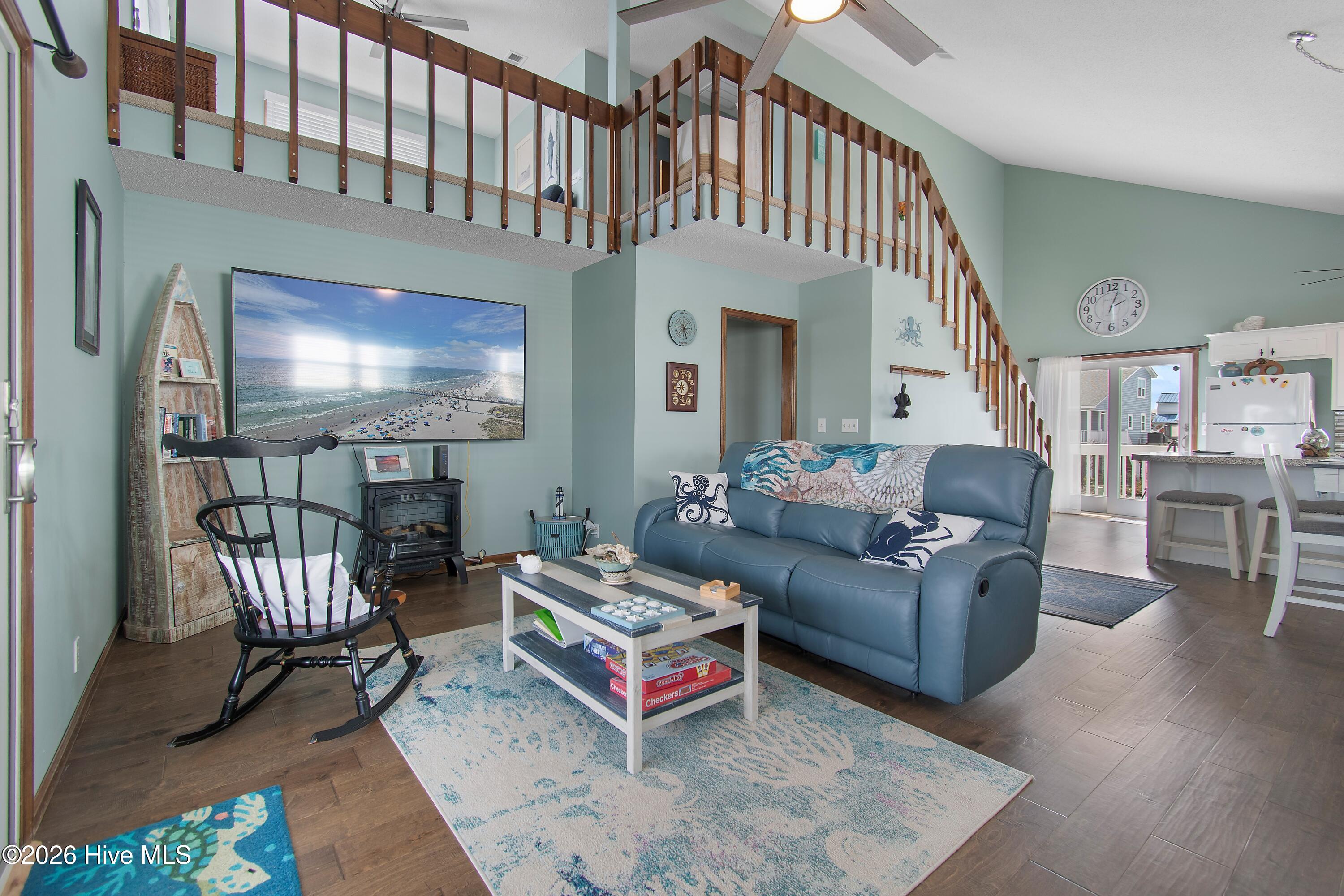 100561572 | Photo 19