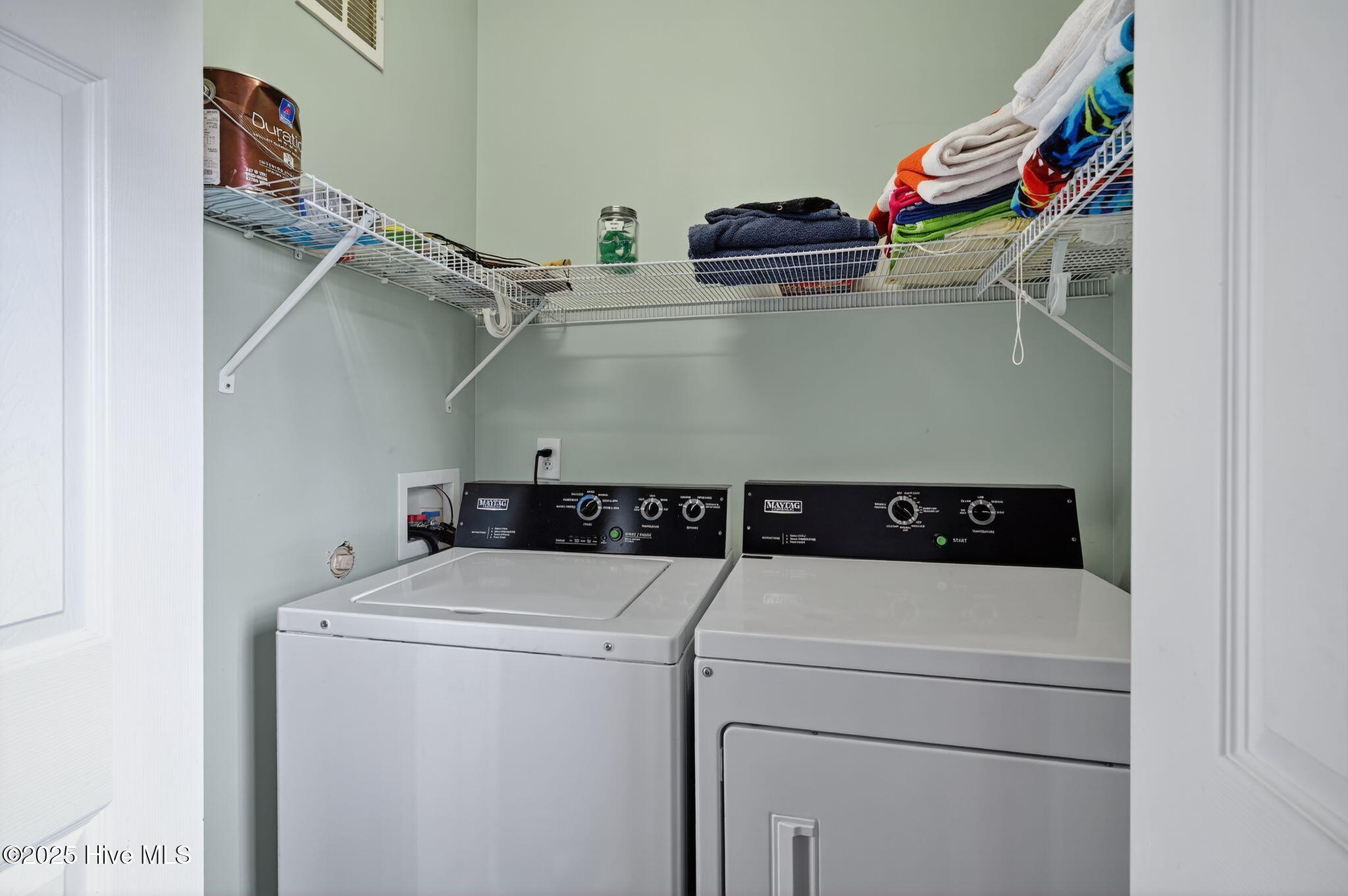 100527210 | Photo 27