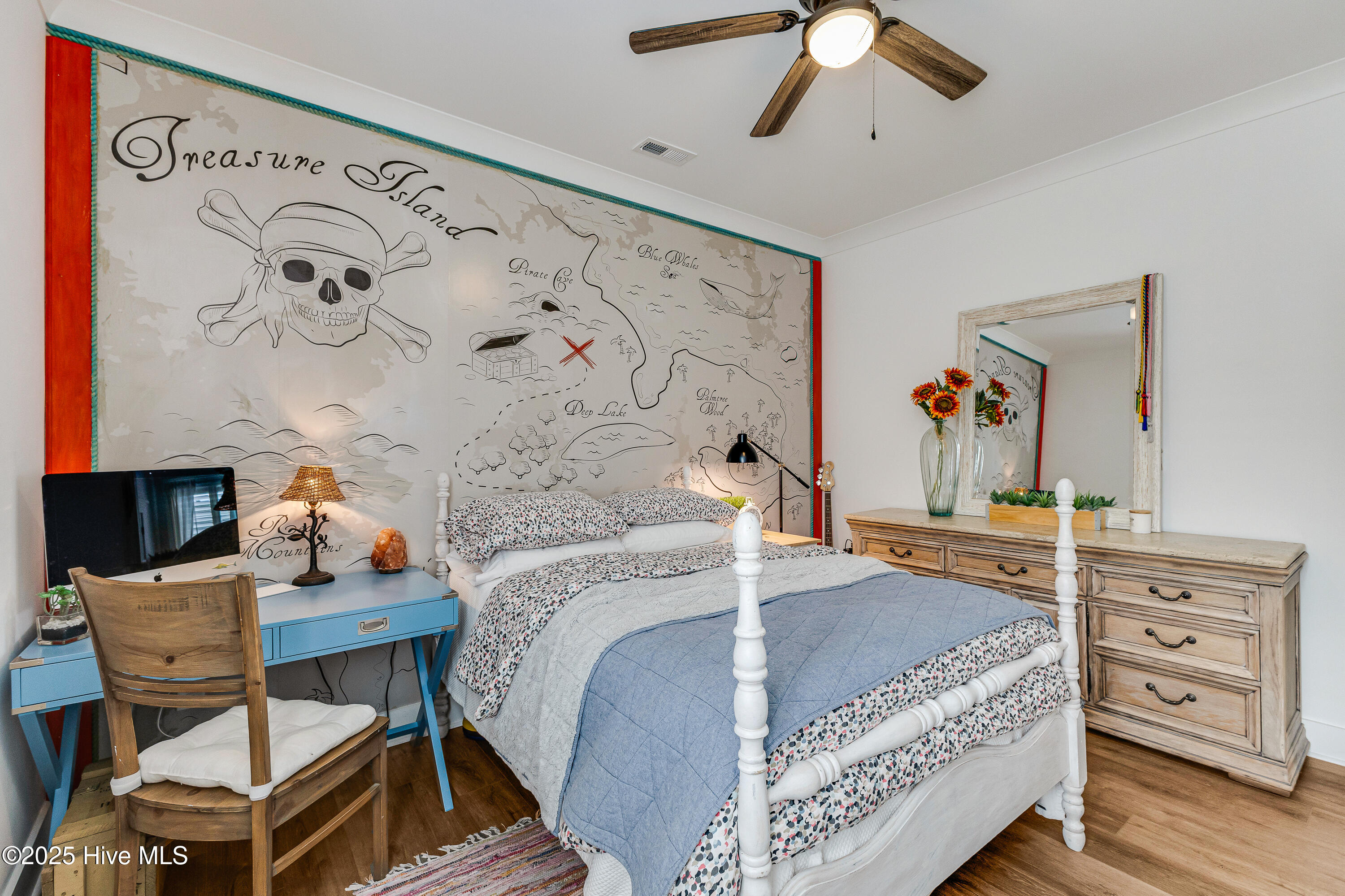 100533188 | Photo 32