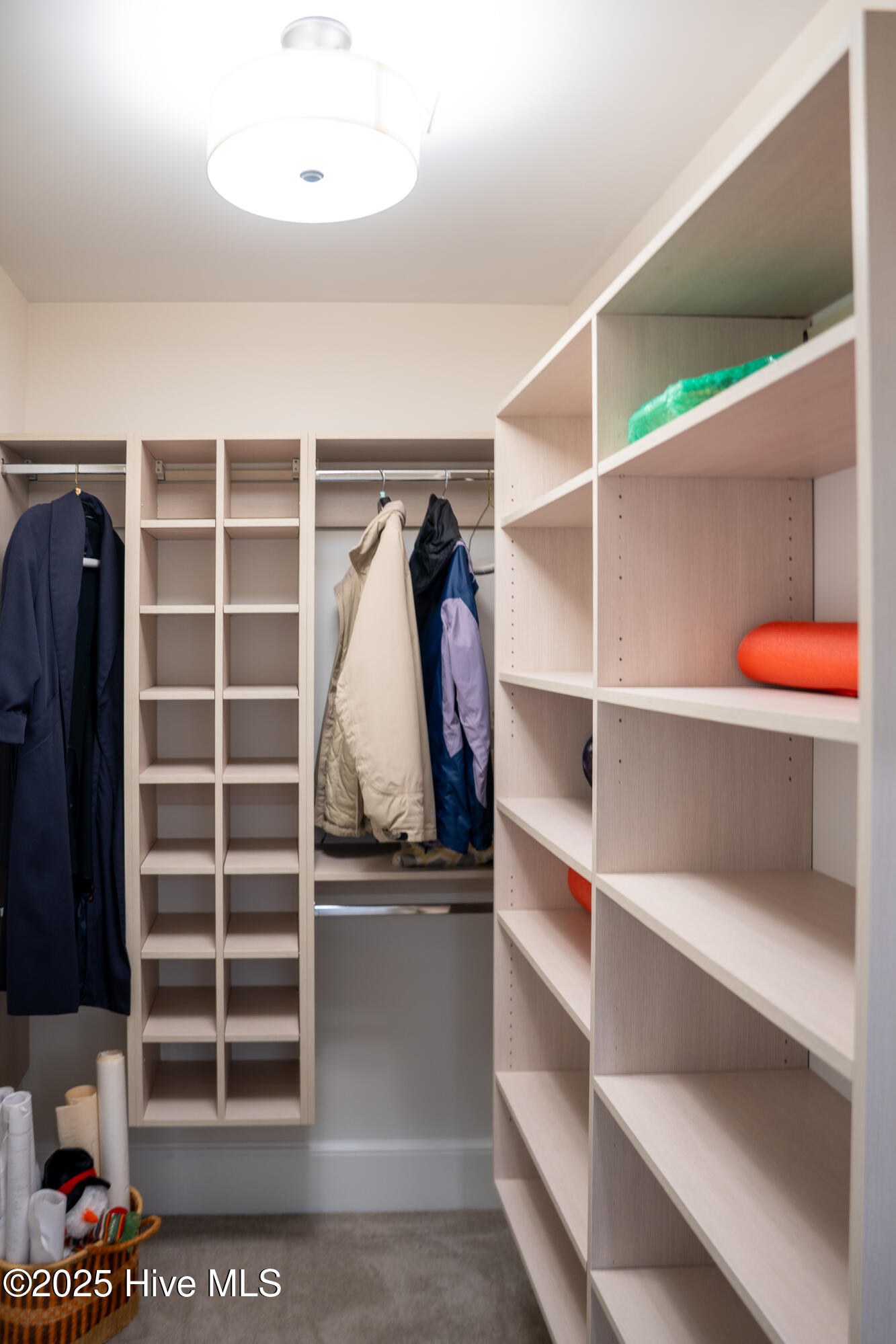 100522220 | Photo 42