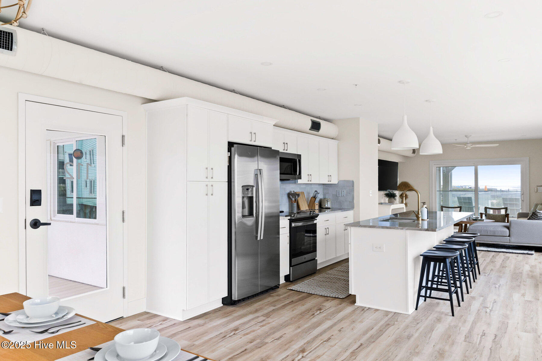 100523204 | Photo 10