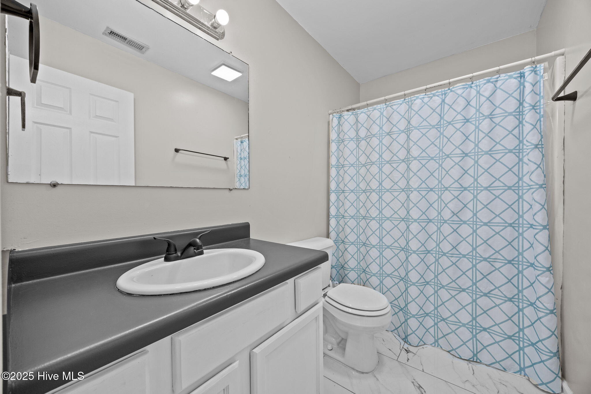 100546397 | Photo 19