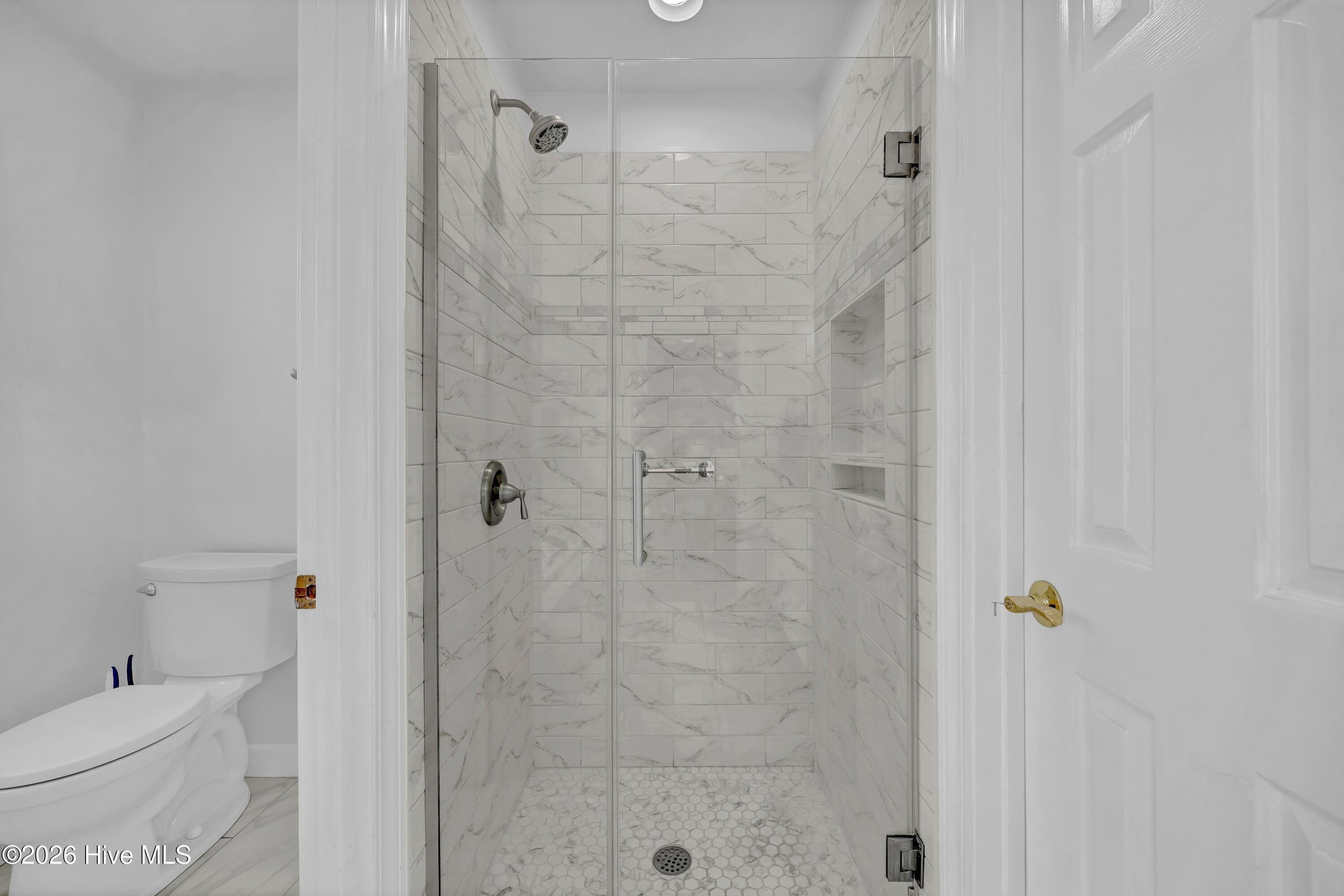 100566684 | Photo 27