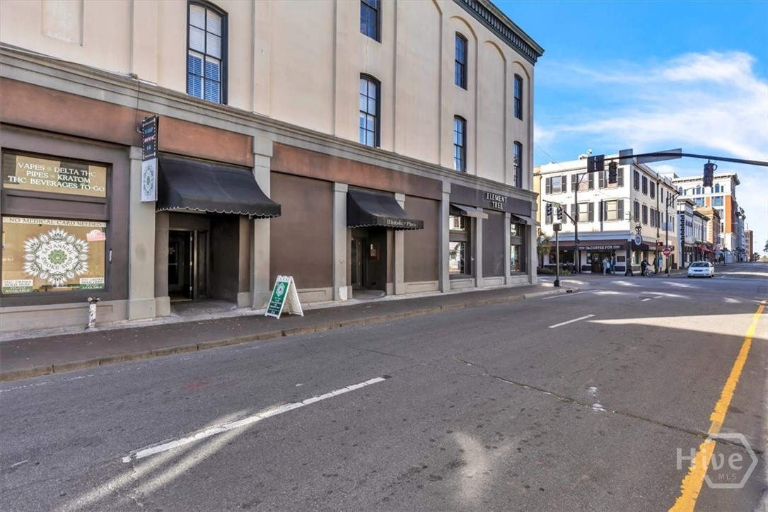 2nd image of 105 Whitaker St, Savannah, GA 31401