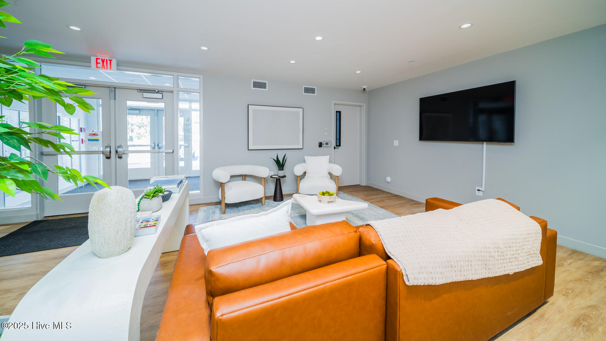 100532621 | Photo 29