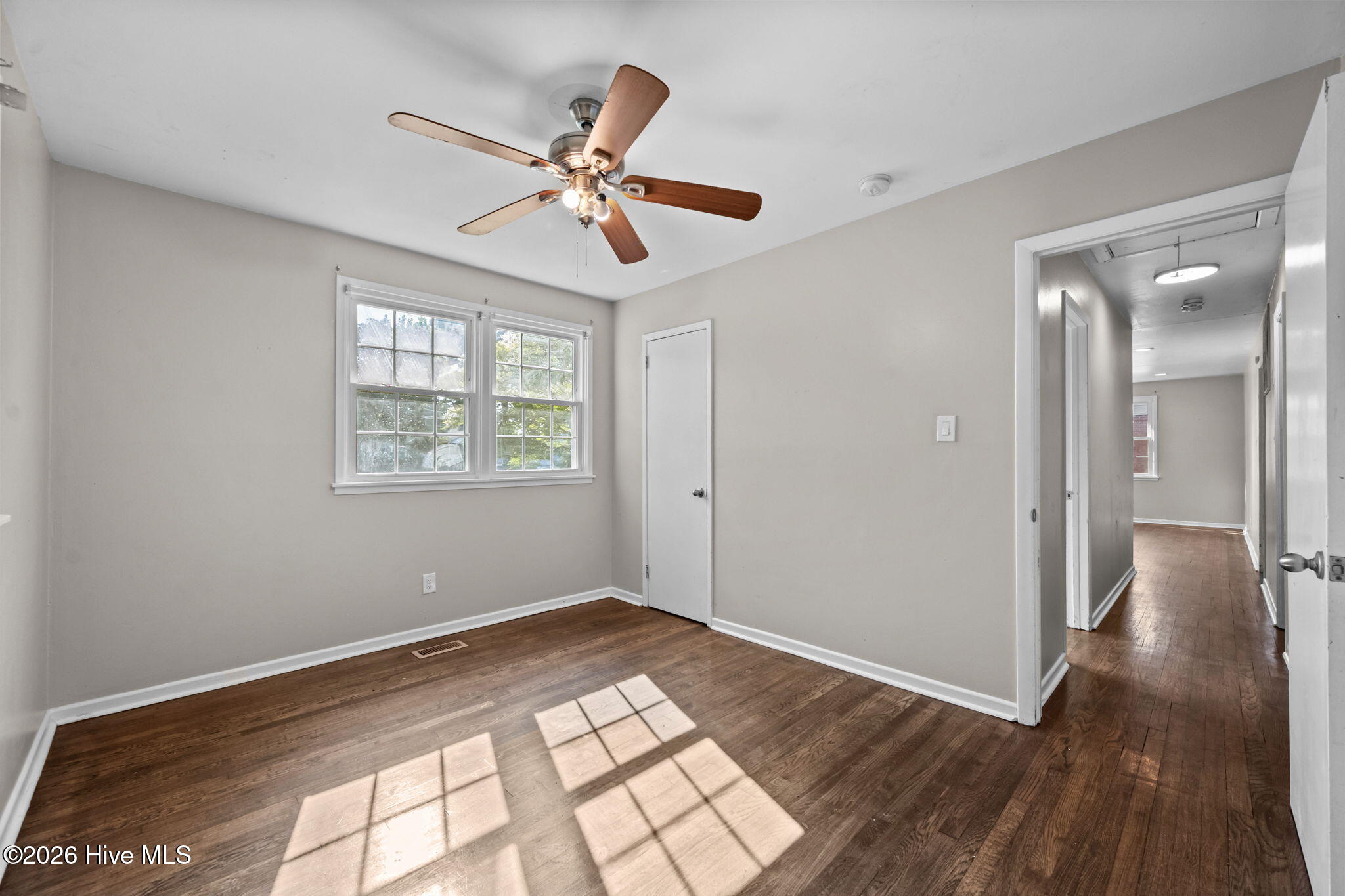 100547094 | Photo 16