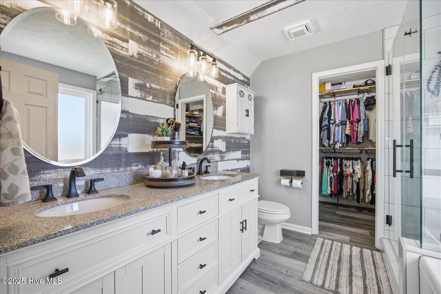 100544884 | Photo 33