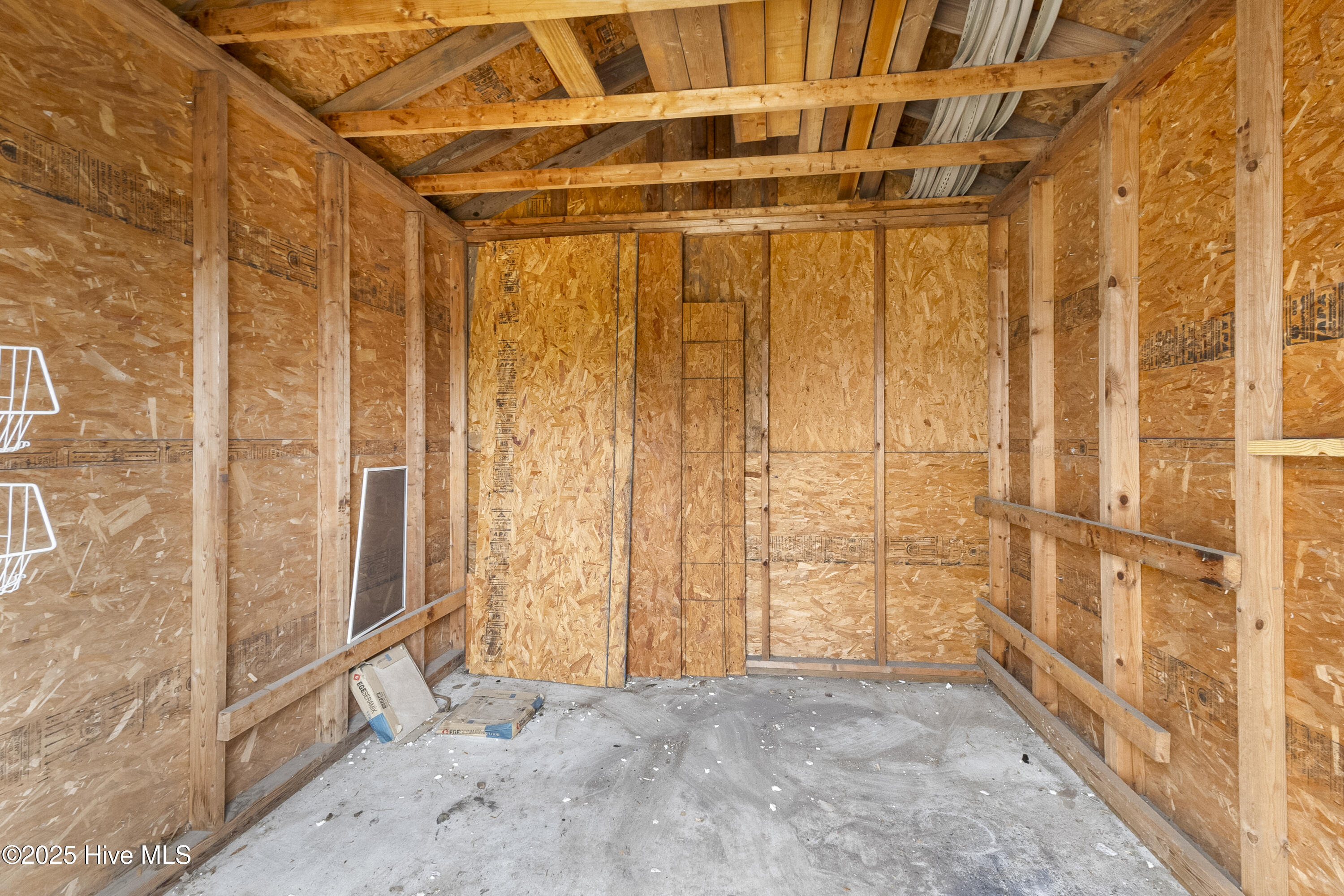 100546767 | Photo 38