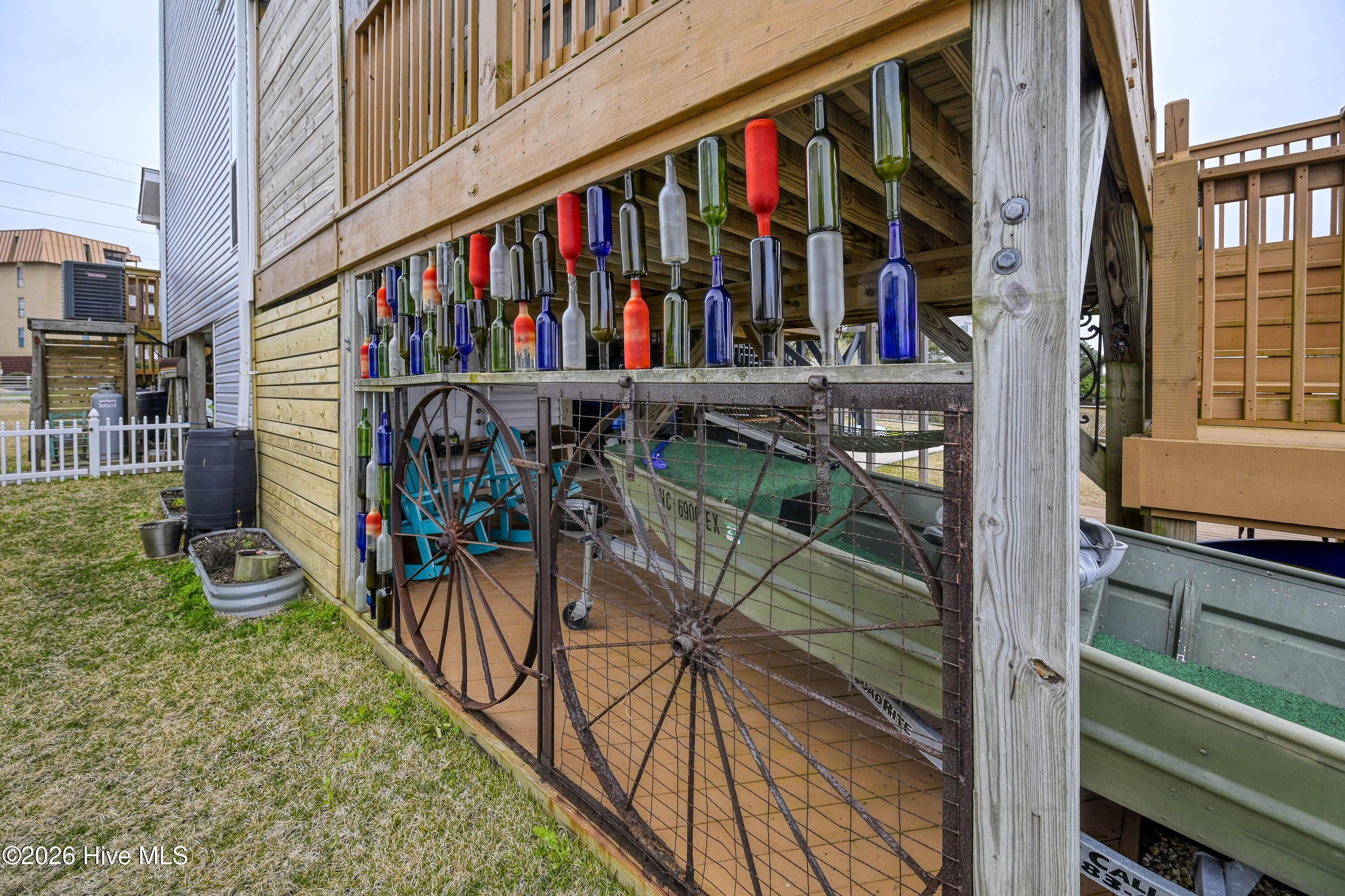 100558069 | Photo 63