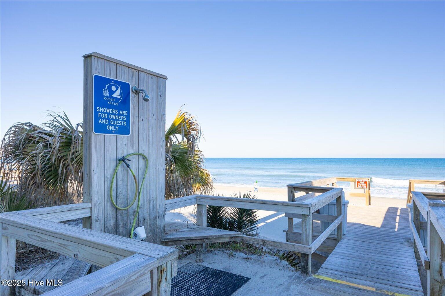 100554957 | Photo 38