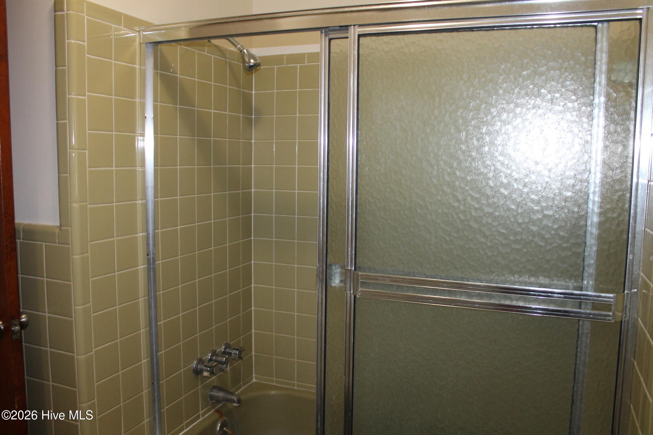 100565627 | Photo 46