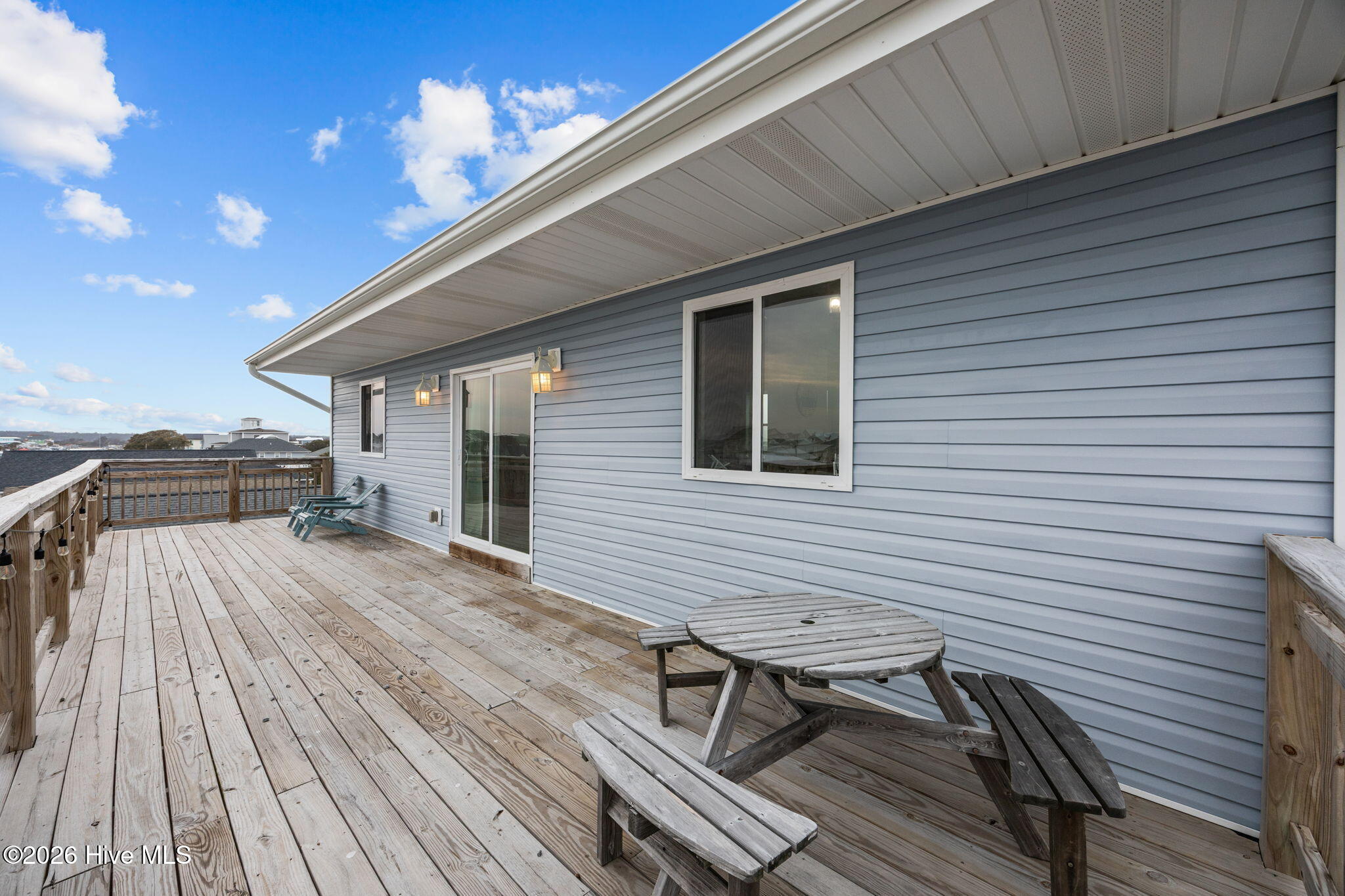 100557334 | Photo 41