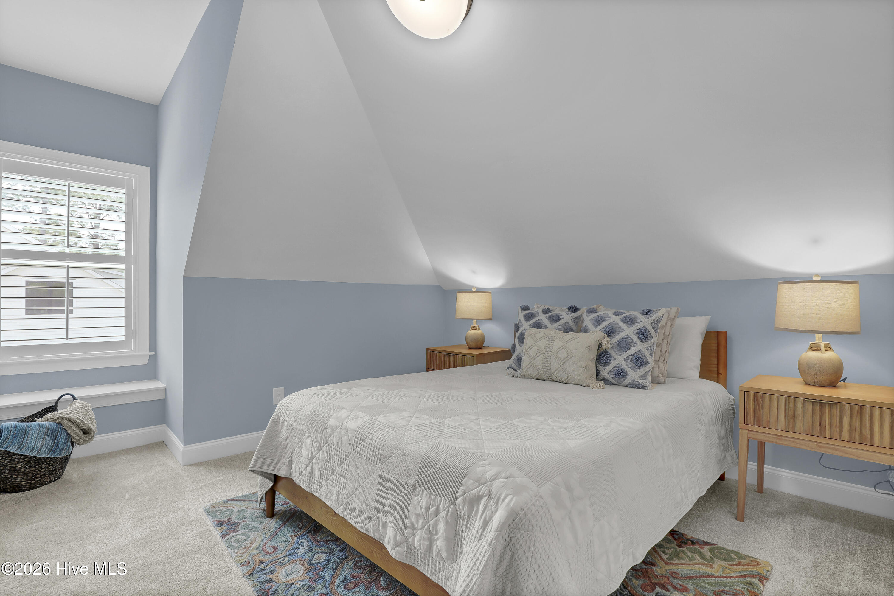 100567366 | Photo 34