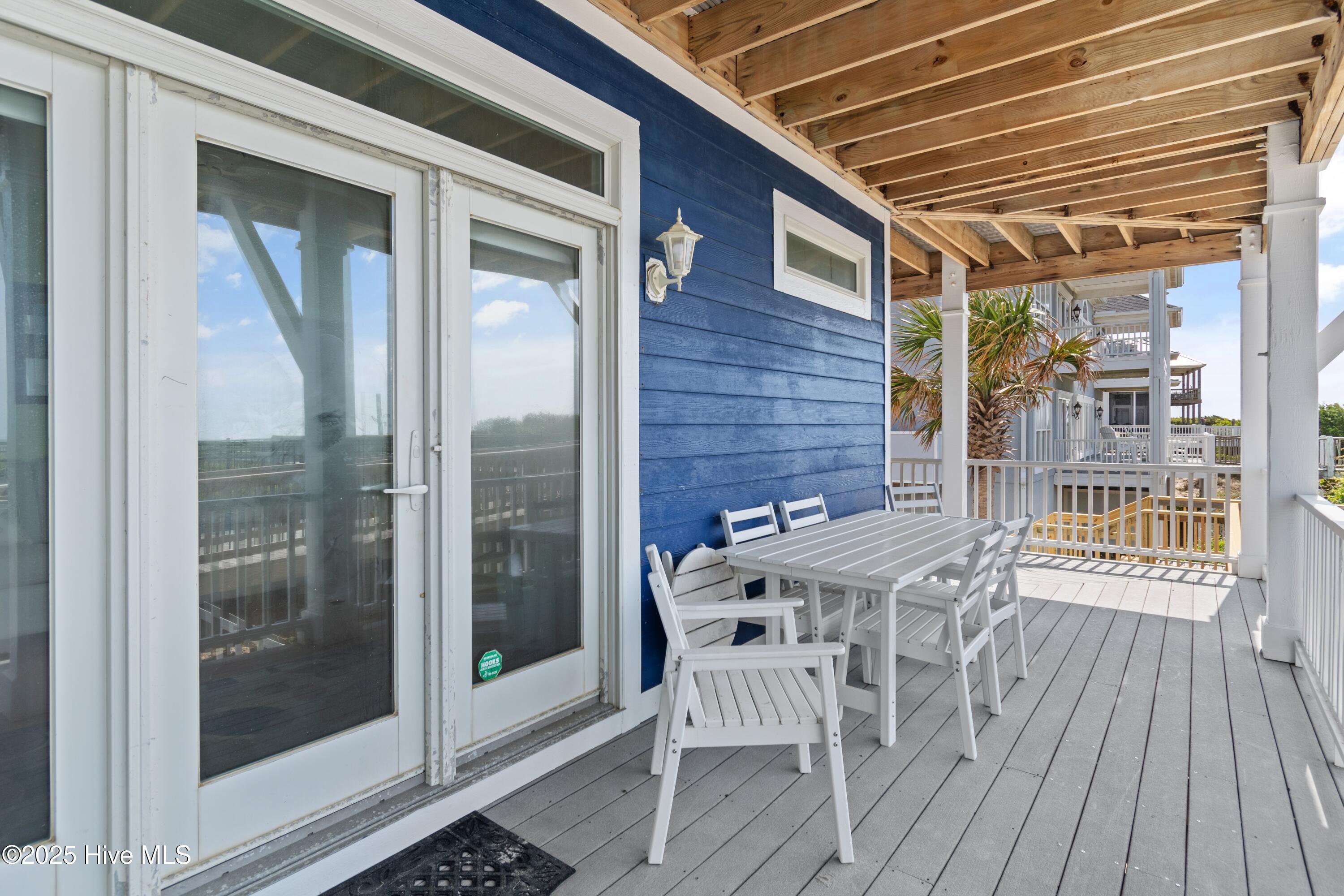 100504065 | Photo 11