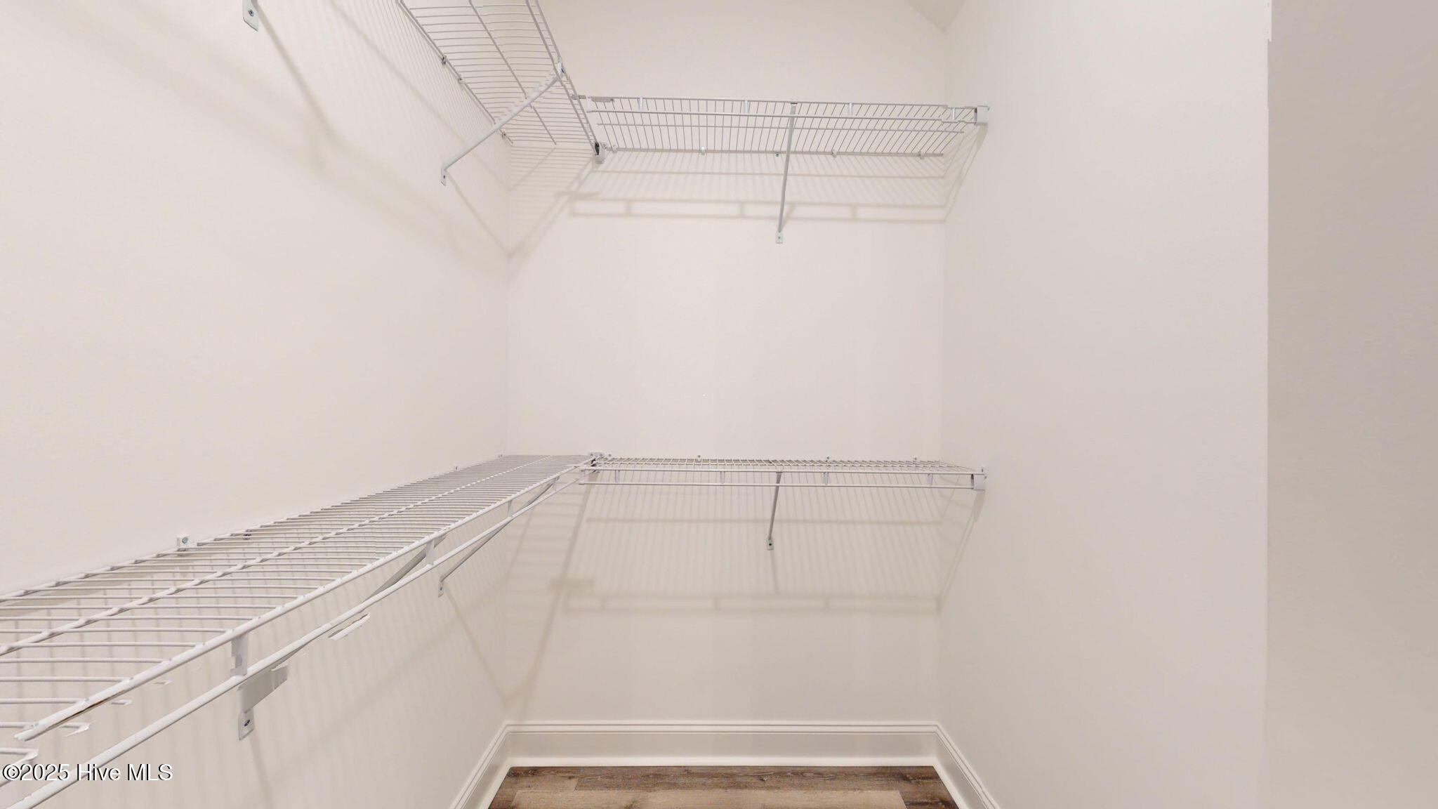 5-web-or-mls-1417B-Dorset-Dr-Greenville-