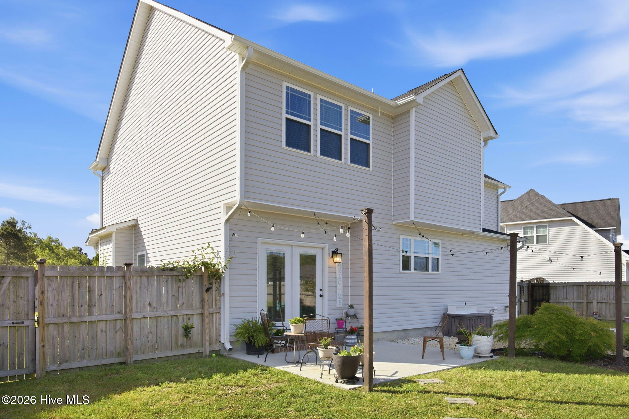 100570576 | Photo 32