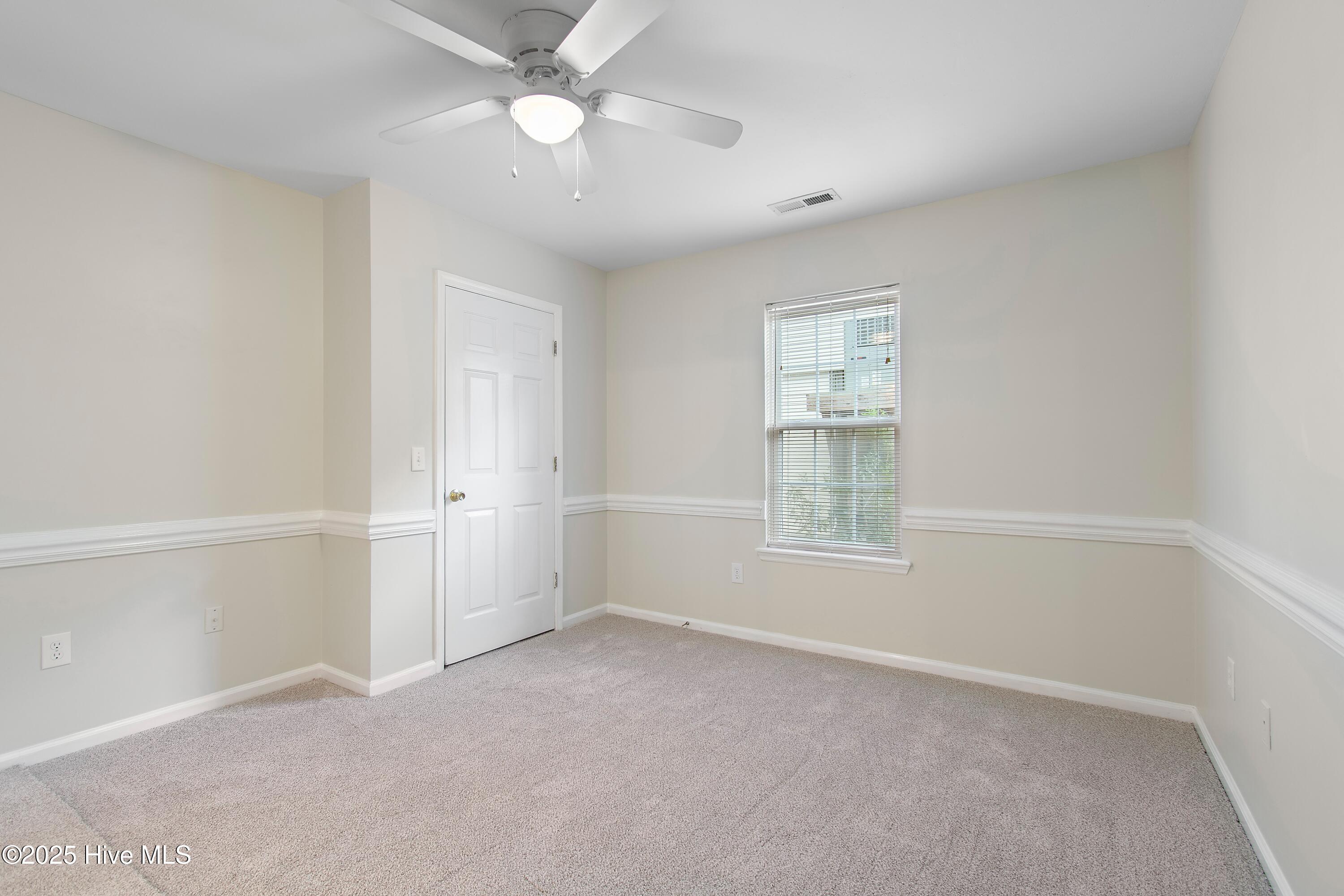 100532715 | Photo 17