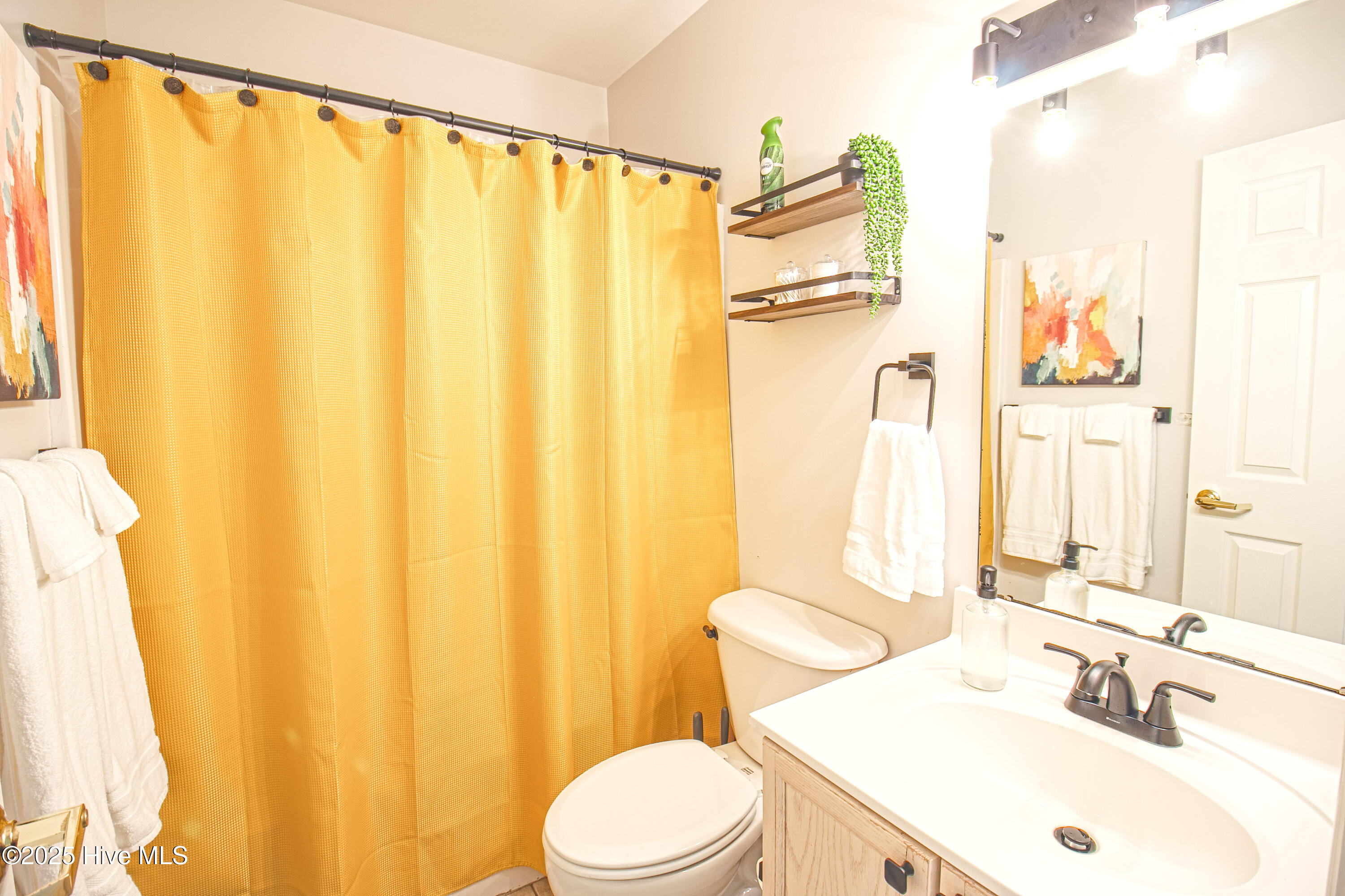 100545473 | Photo 25