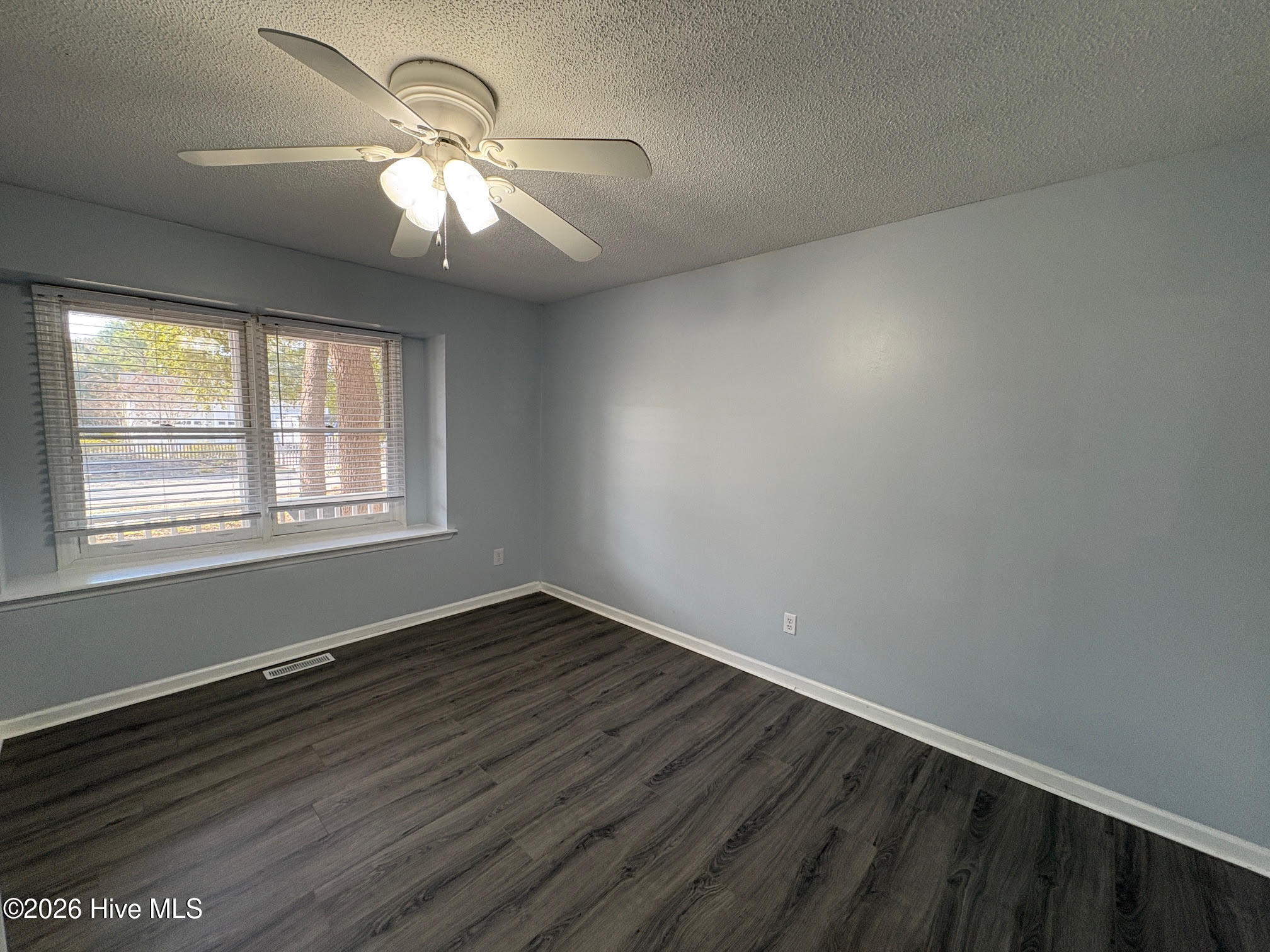 100557287 | Photo 34