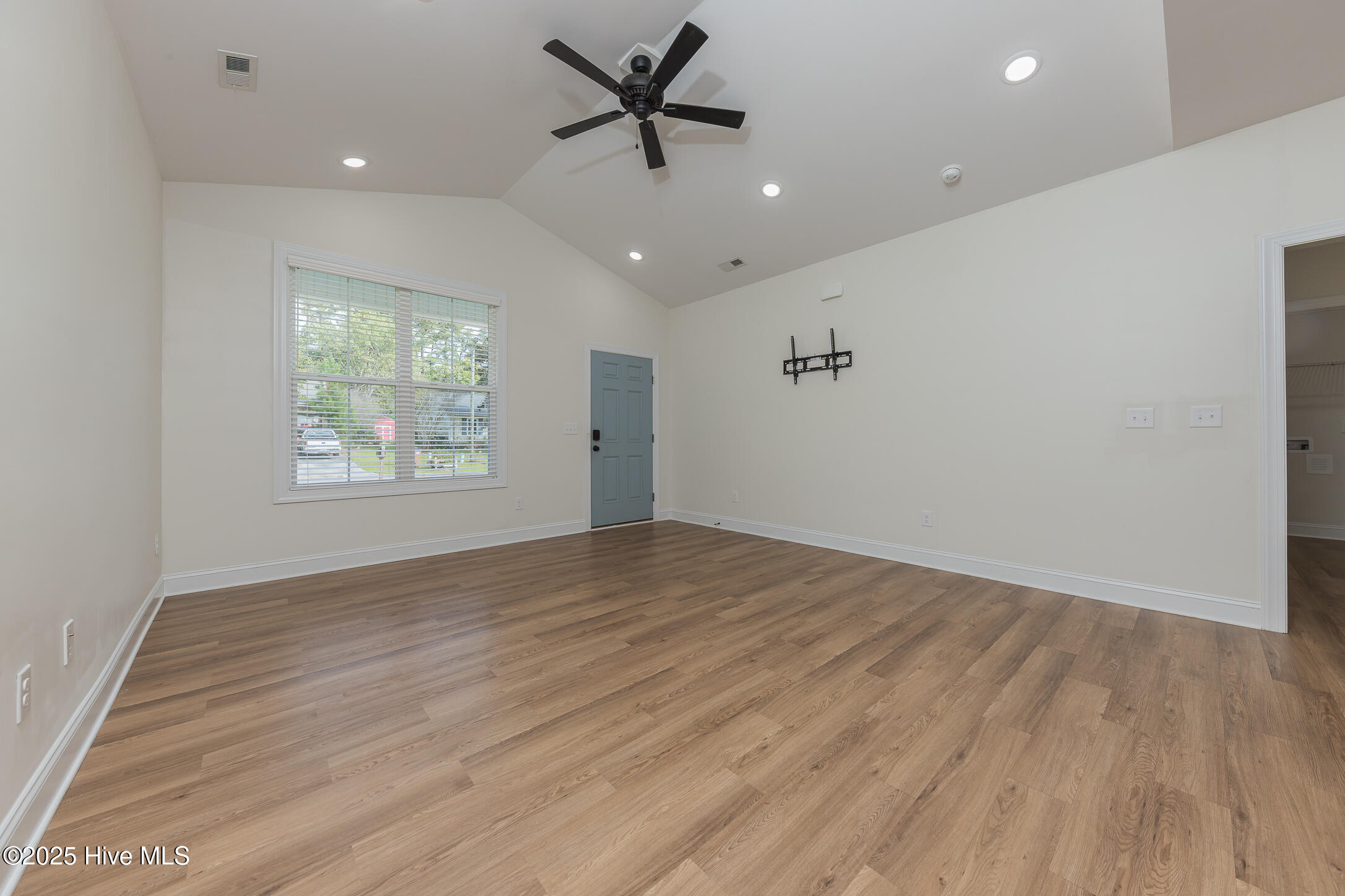 111 Hampton Court, Jacksonville, NC 28546 Listing Photo  13
