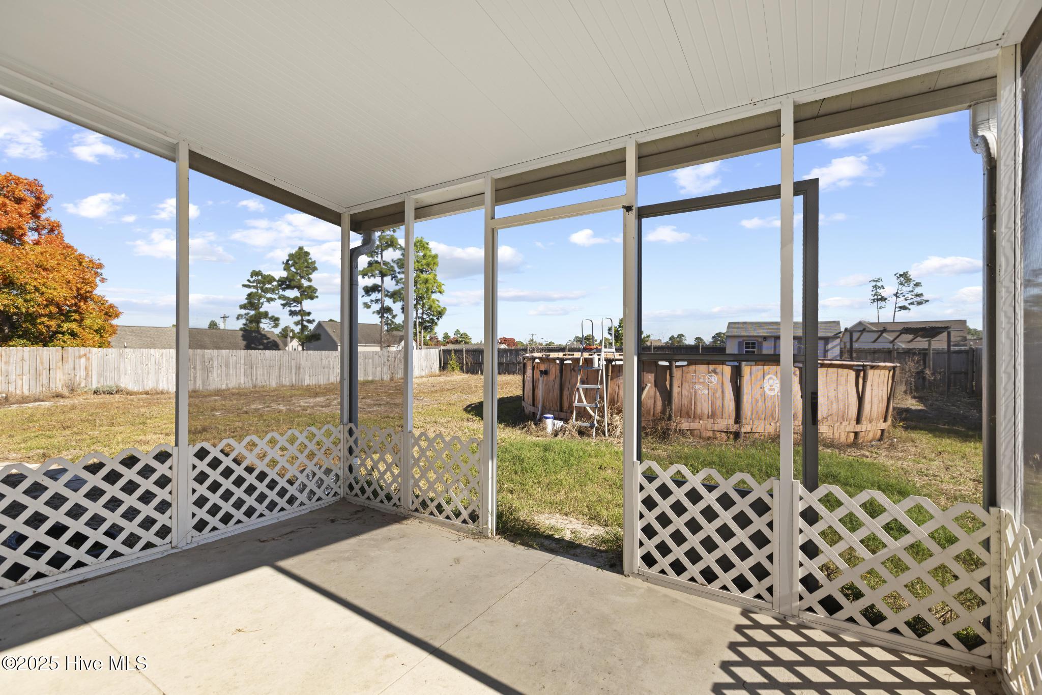 100541316 | Photo 23