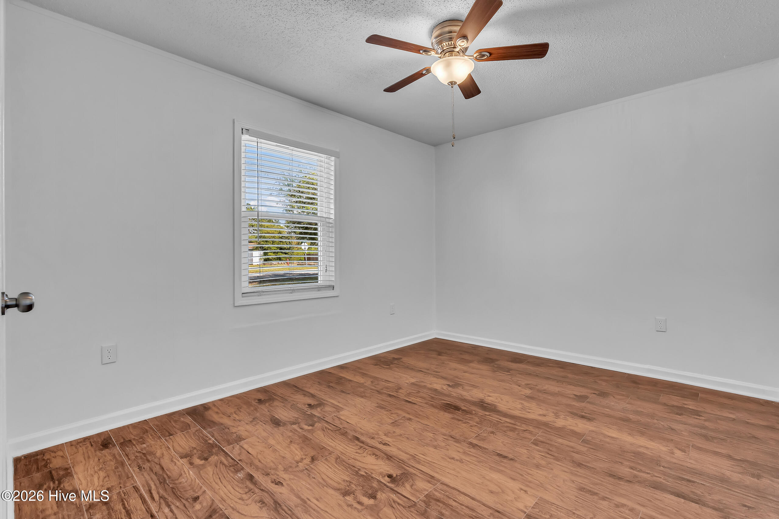 100567424 | Photo 21