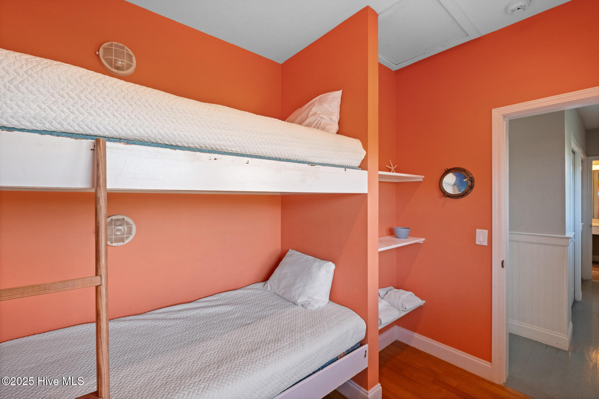 100539936 | Photo 23