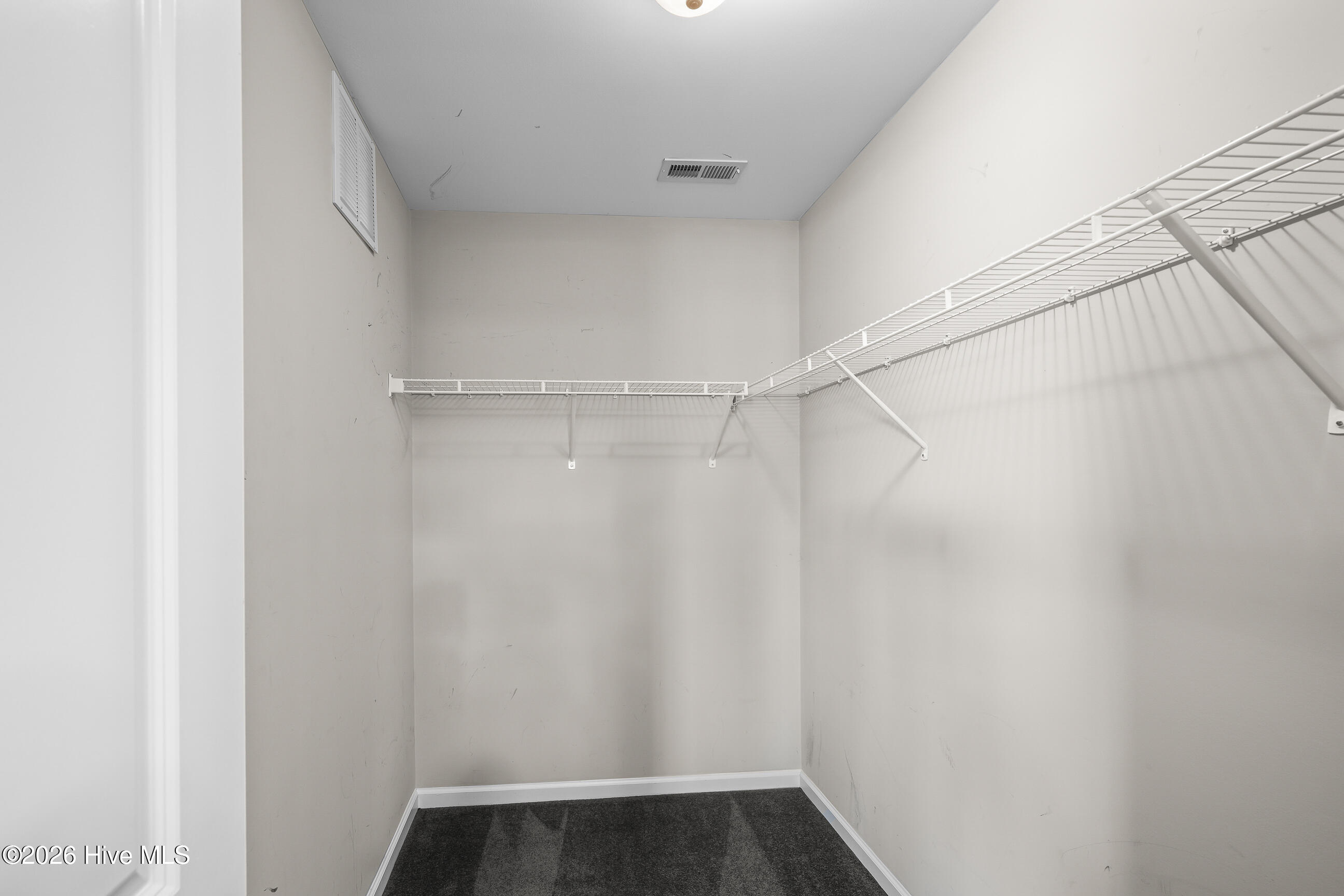 100568364 | Photo 16