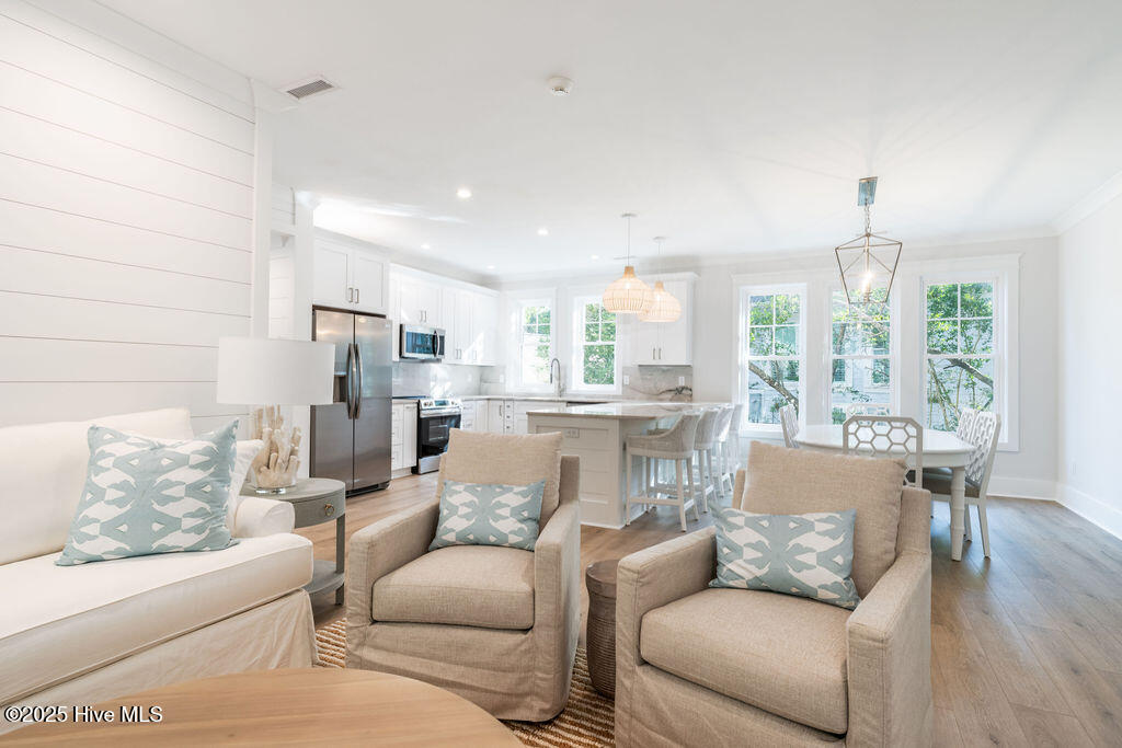 100522848 | Photo 15