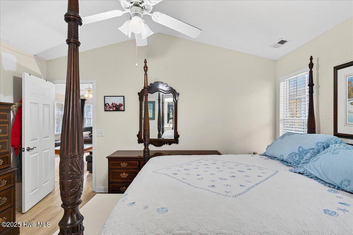 100543046 | Photo 18