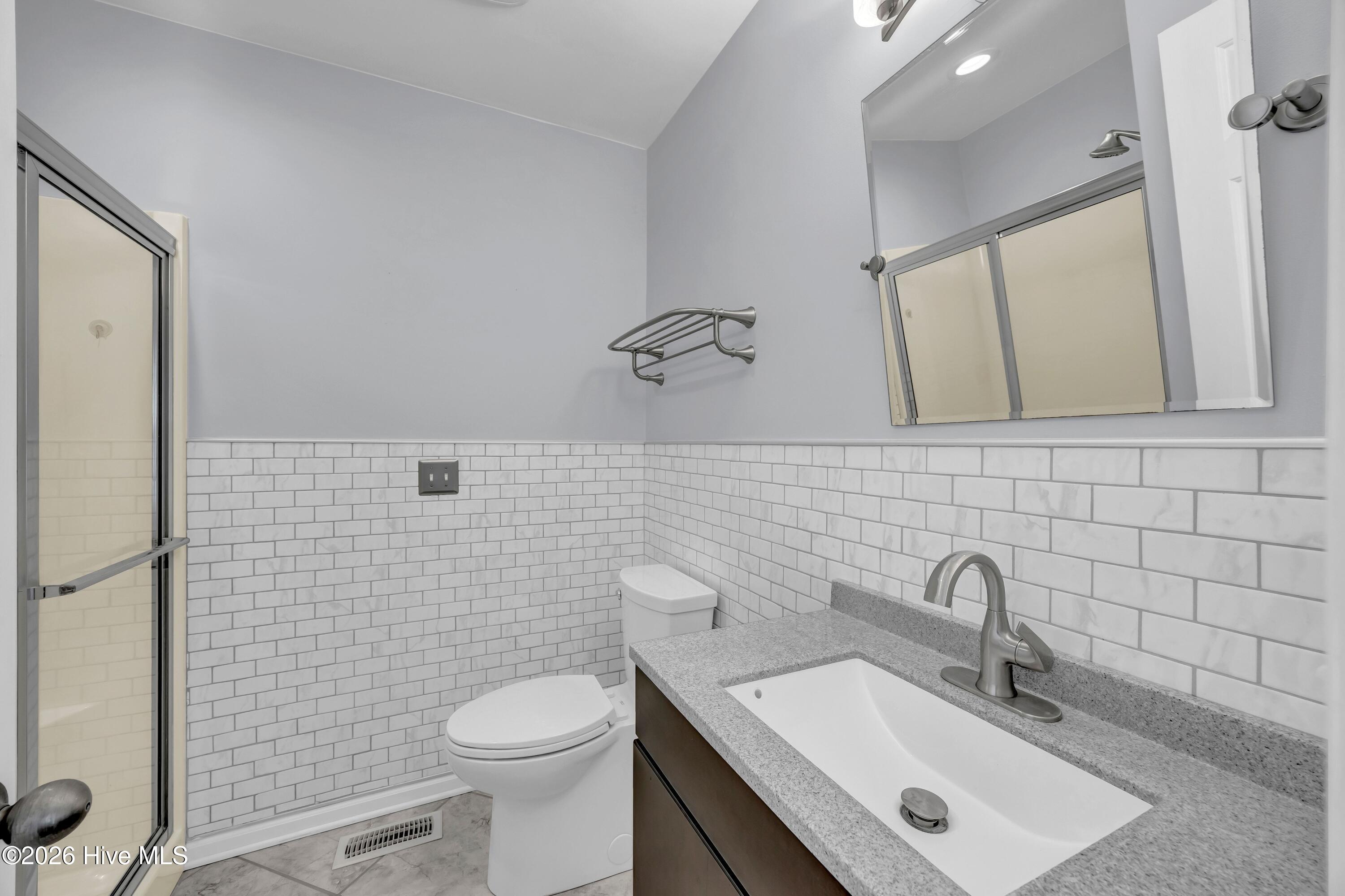 100556301 | Photo 12