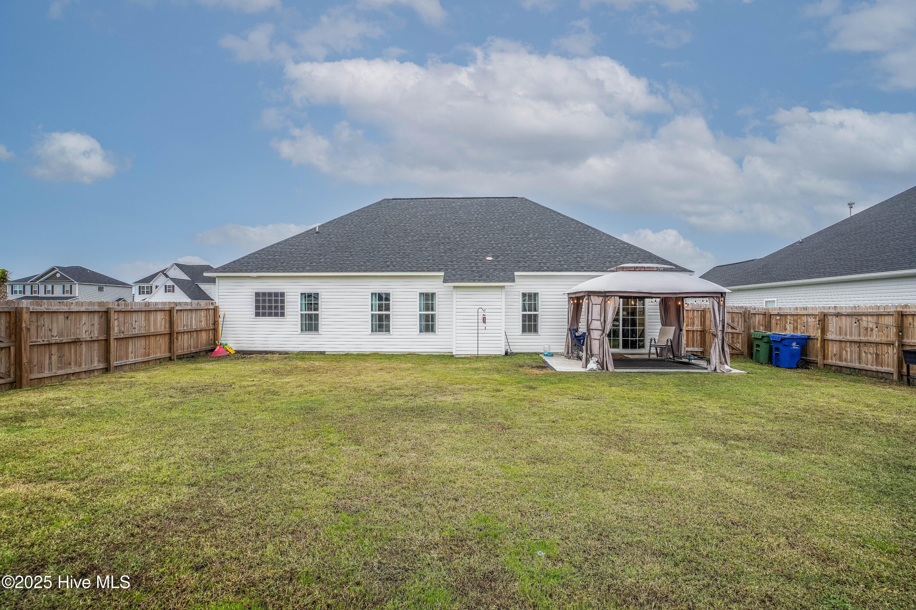 100536603 | Photo 33