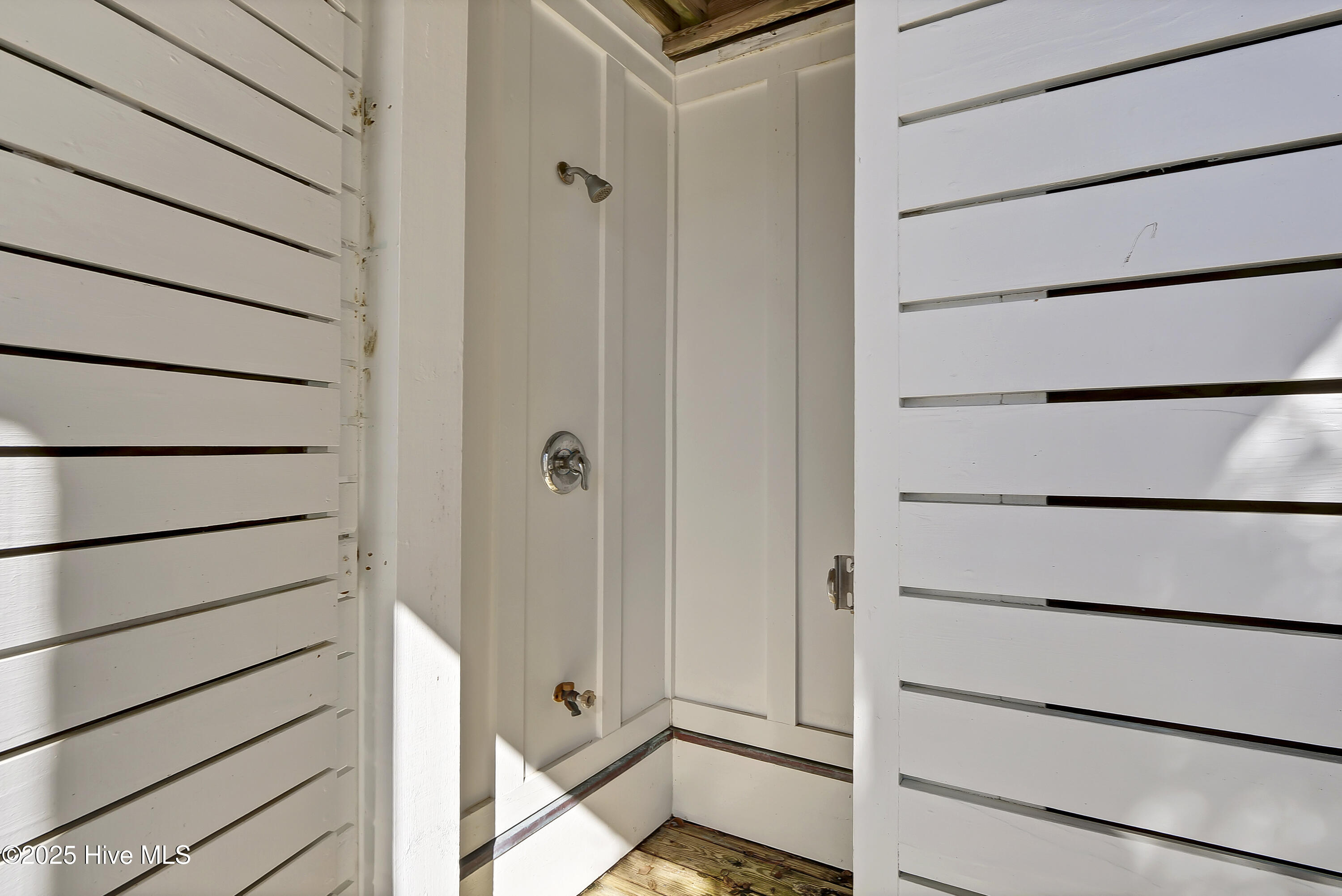 100553290 | Photo 31