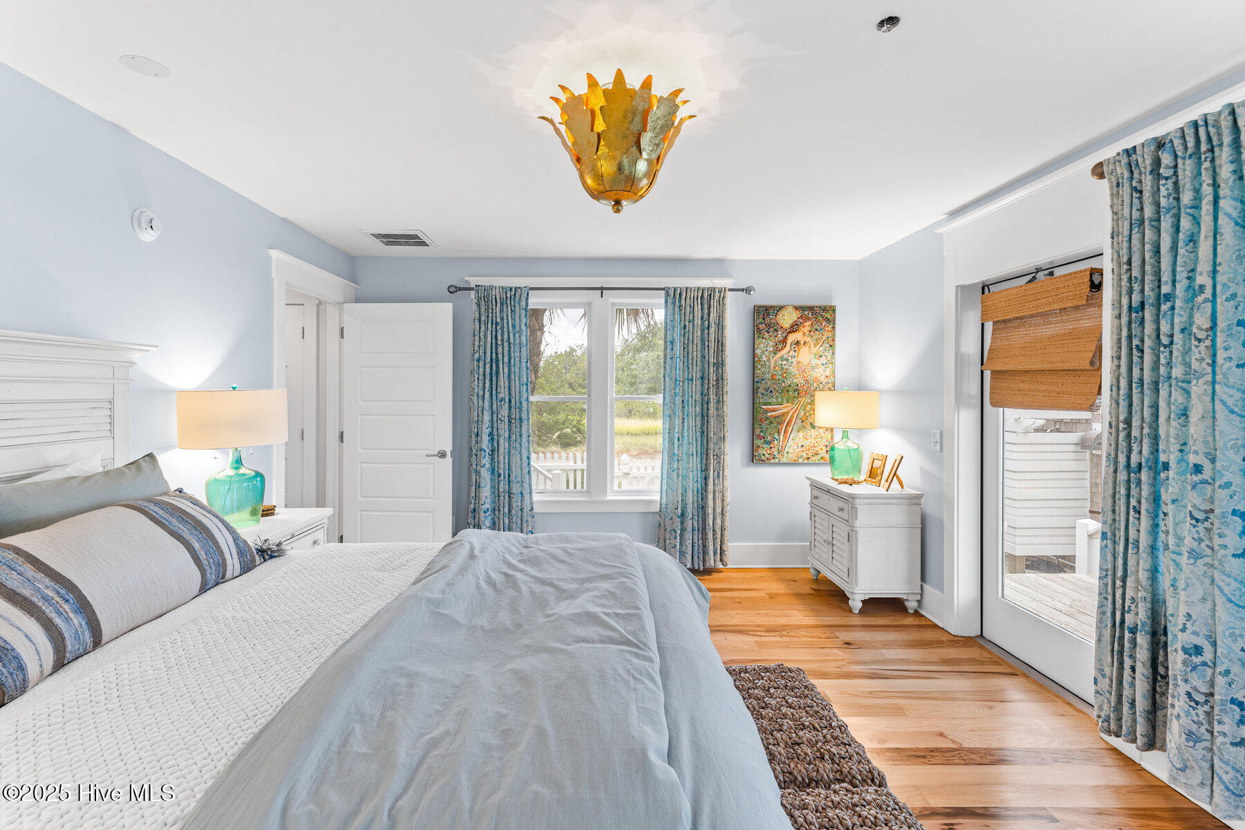 100521307 | Photo 21