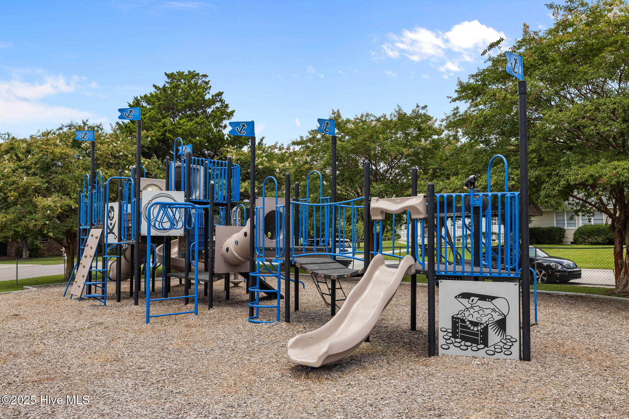 100521468 | Photo 40