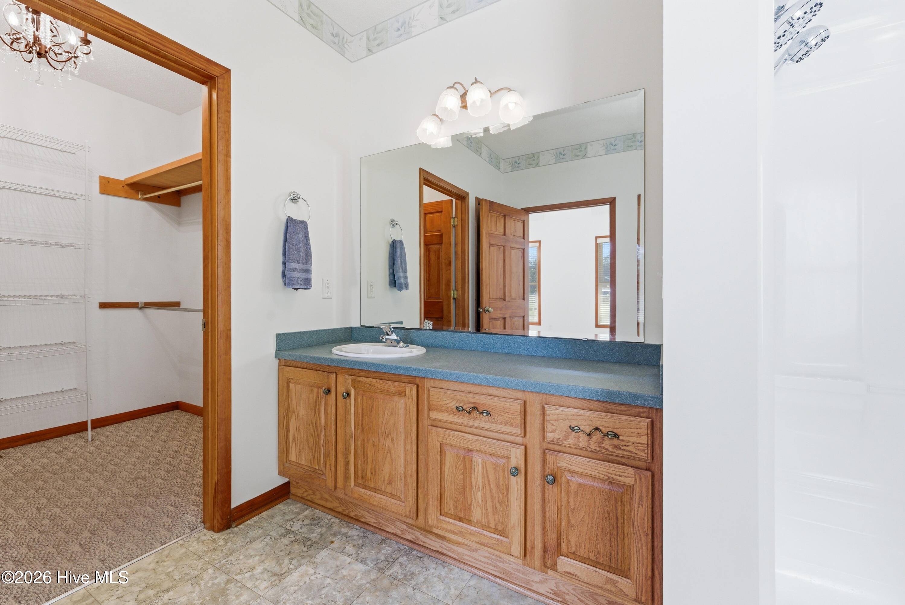 100558981 | Photo 13