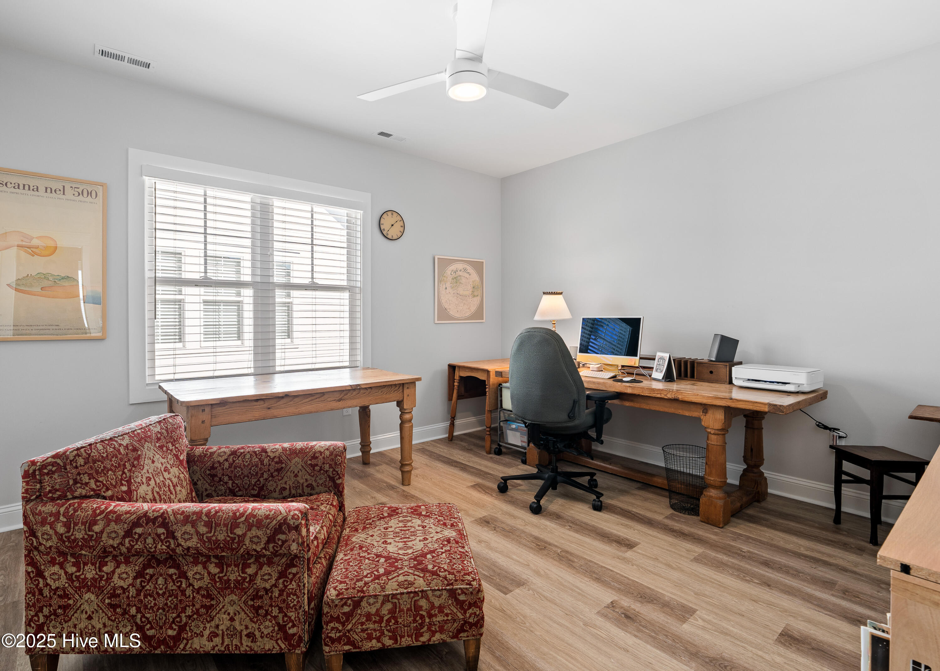 100543800 | Photo 29