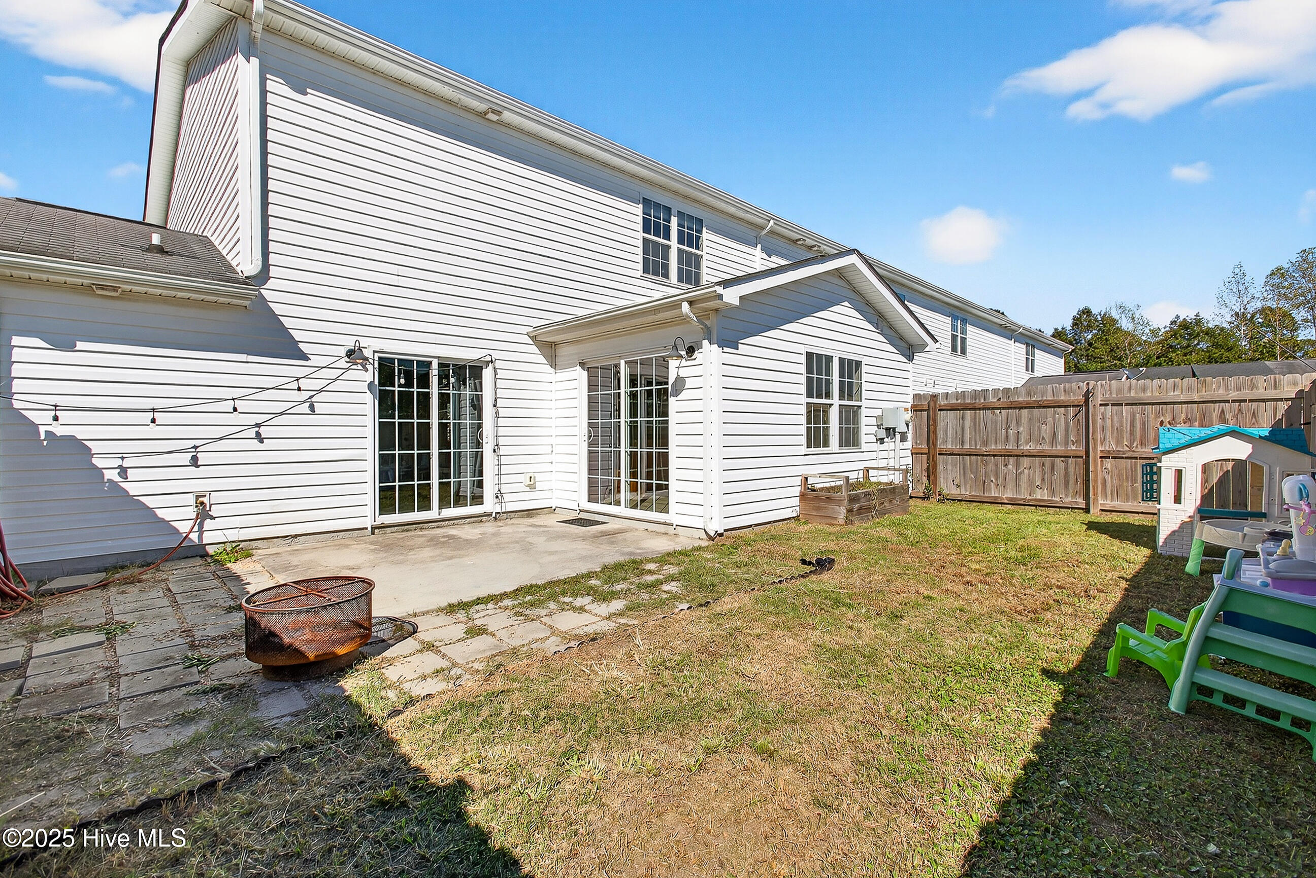 100537244 | Photo 28