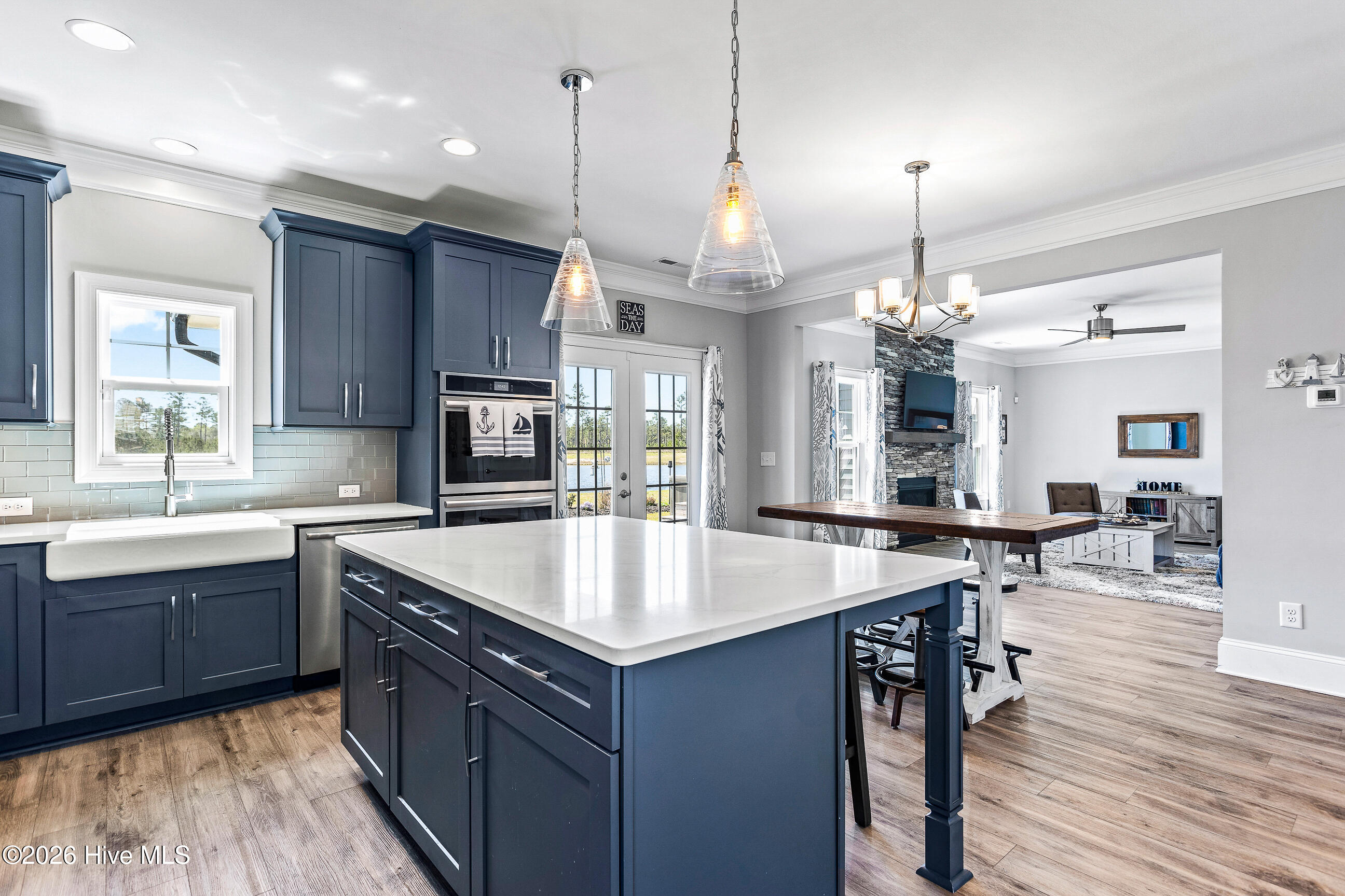 100563975 | Photo 13